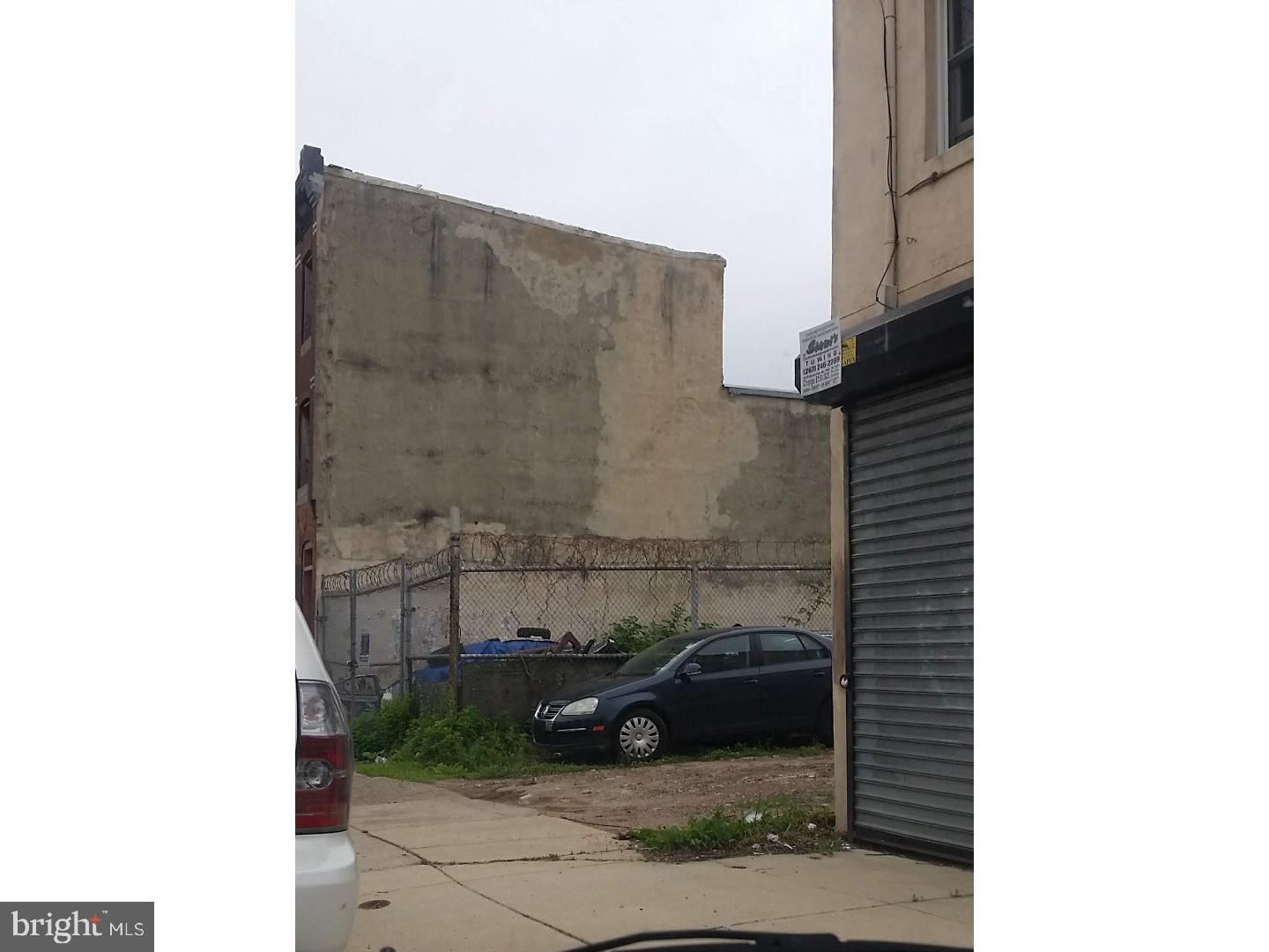 WEST KENSINGTON - Land