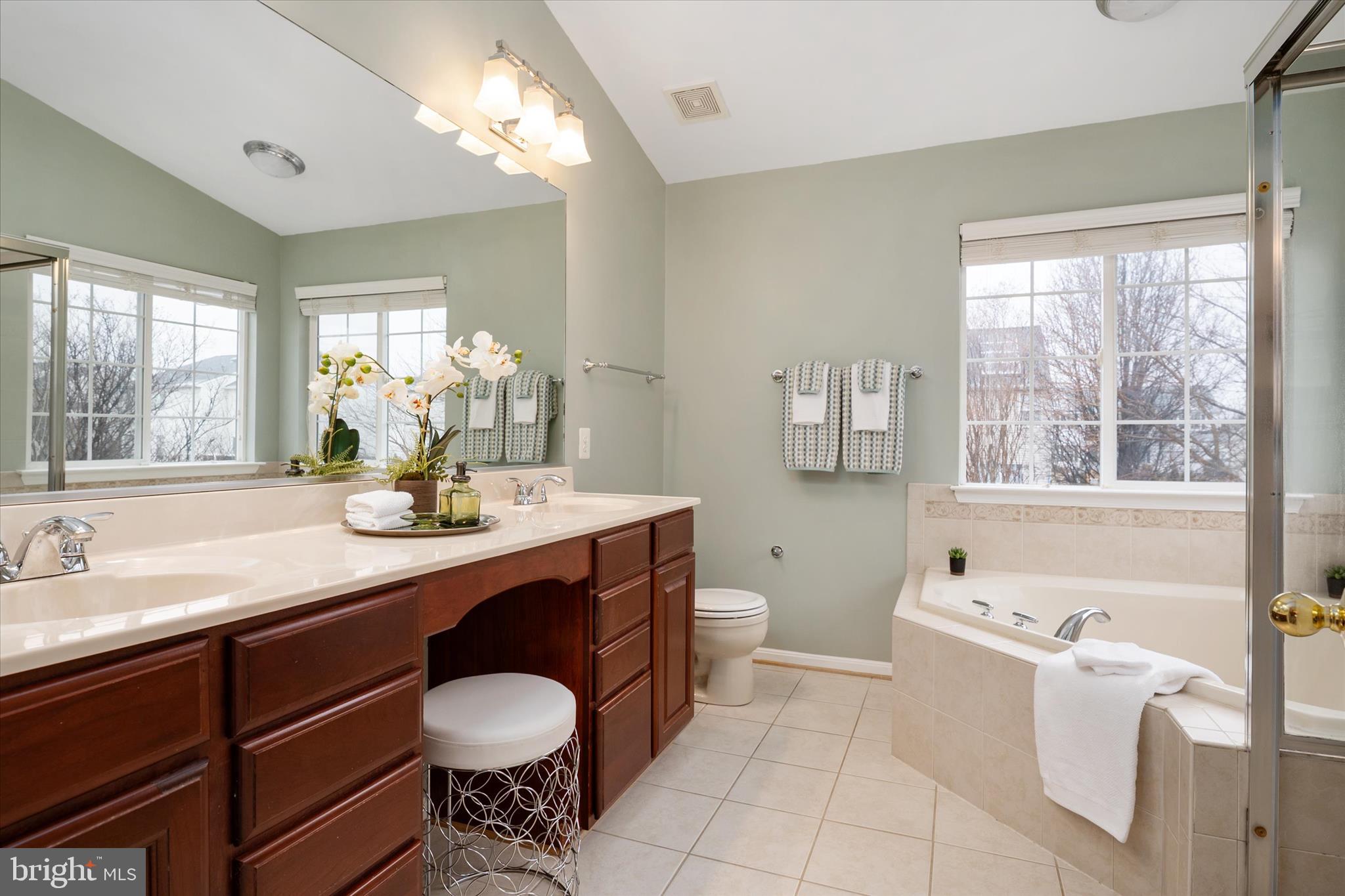 NORTH BROOK - Residential