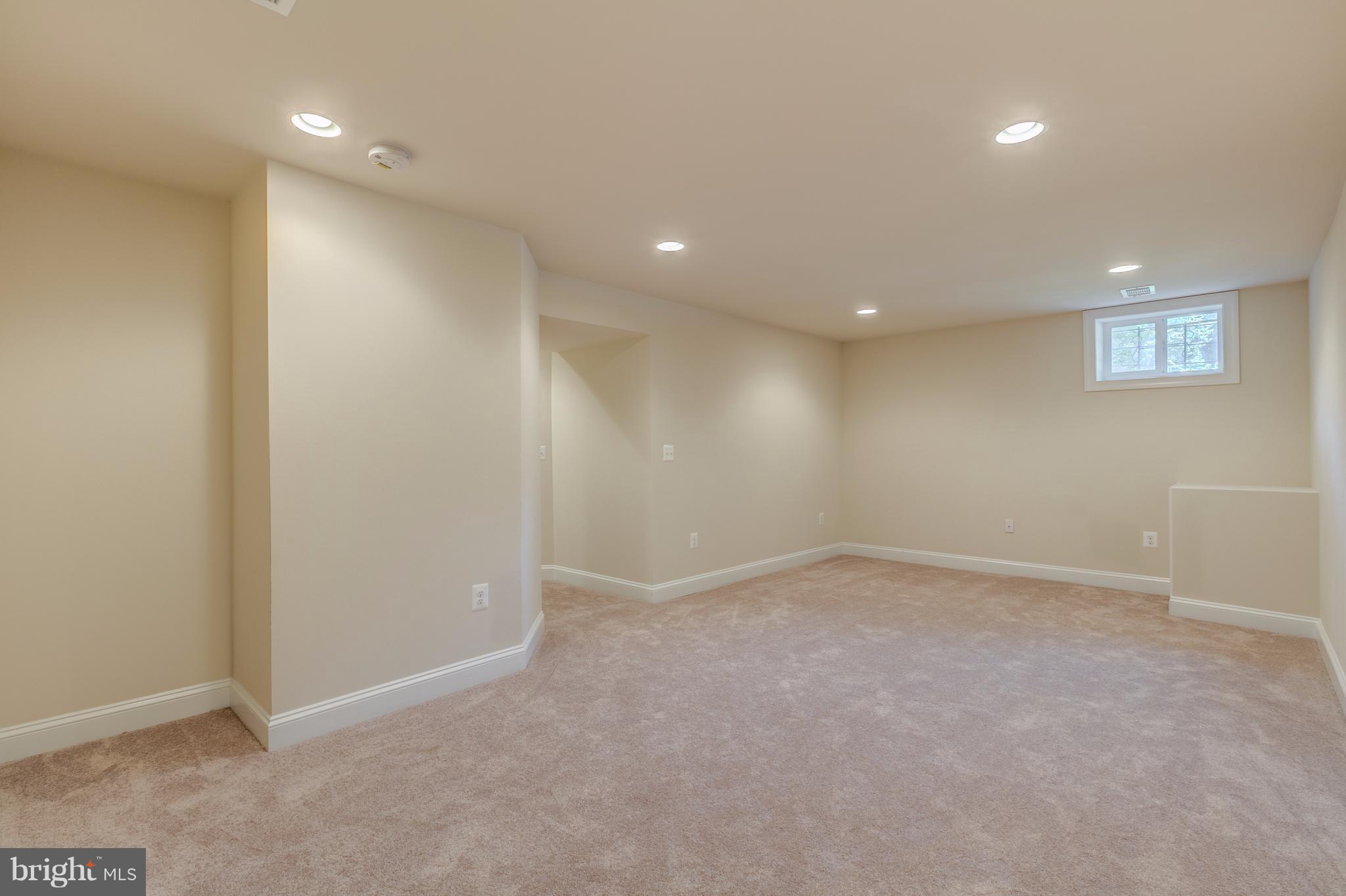 COUNTRY CLUB/LAKE MONTCLAIR - Residential