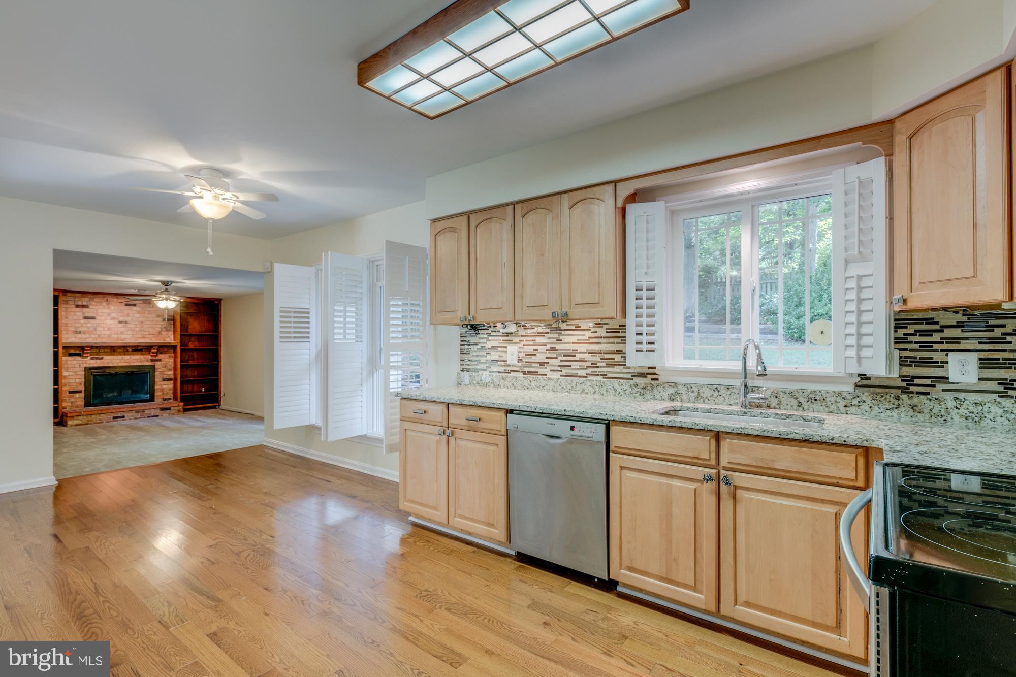COUNTRY CLUB/LAKE MONTCLAIR - Residential