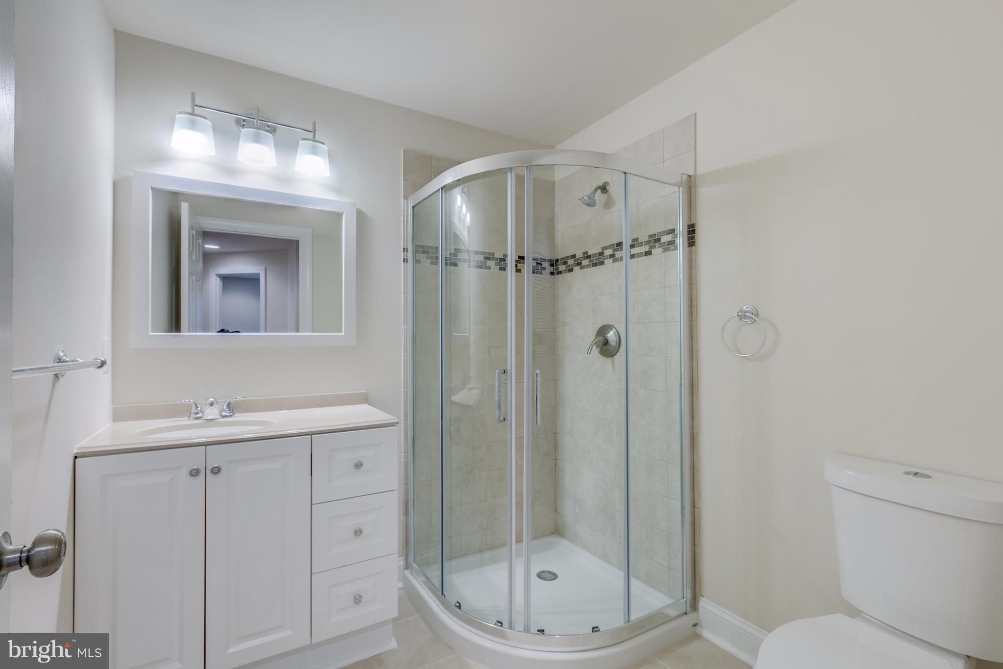 COUNTRY CLUB/LAKE MONTCLAIR - Residential