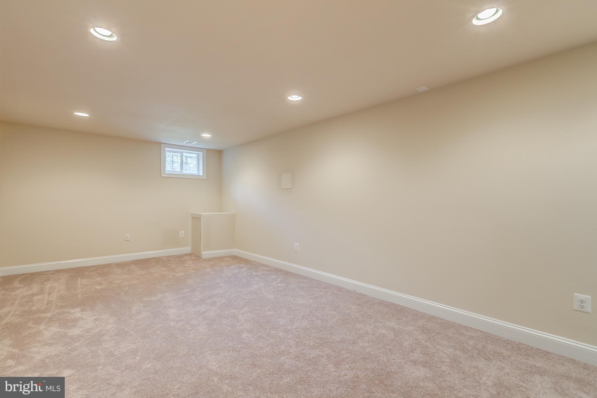 COUNTRY CLUB/LAKE MONTCLAIR - Residential