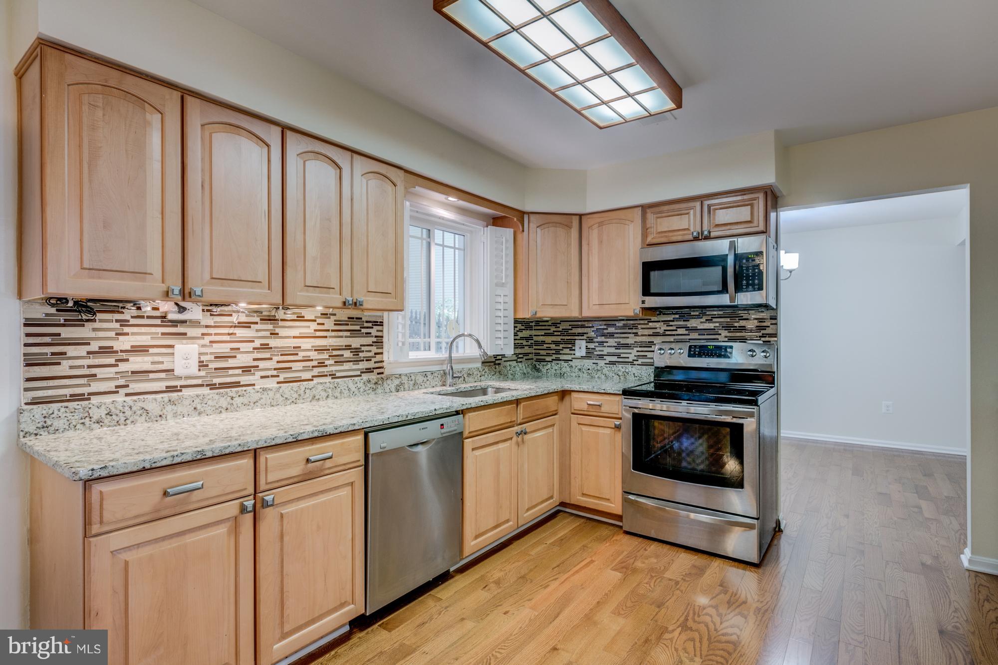 COUNTRY CLUB/LAKE MONTCLAIR - Residential