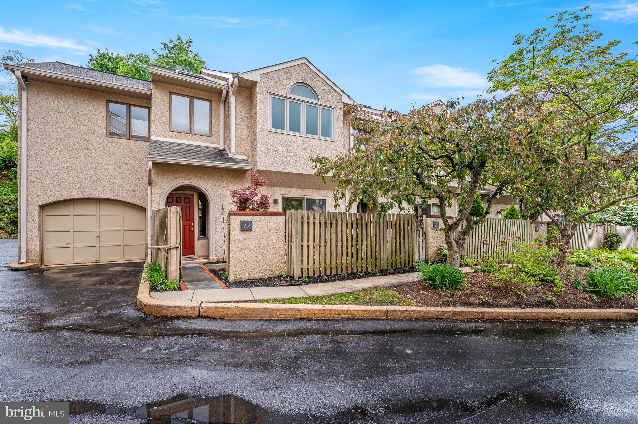 GREYTHORNE WOODS - Residential