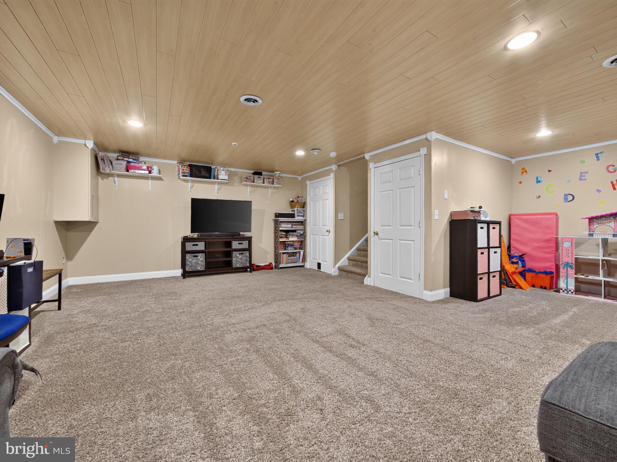 WALNUT BANK FARMS - Residential
