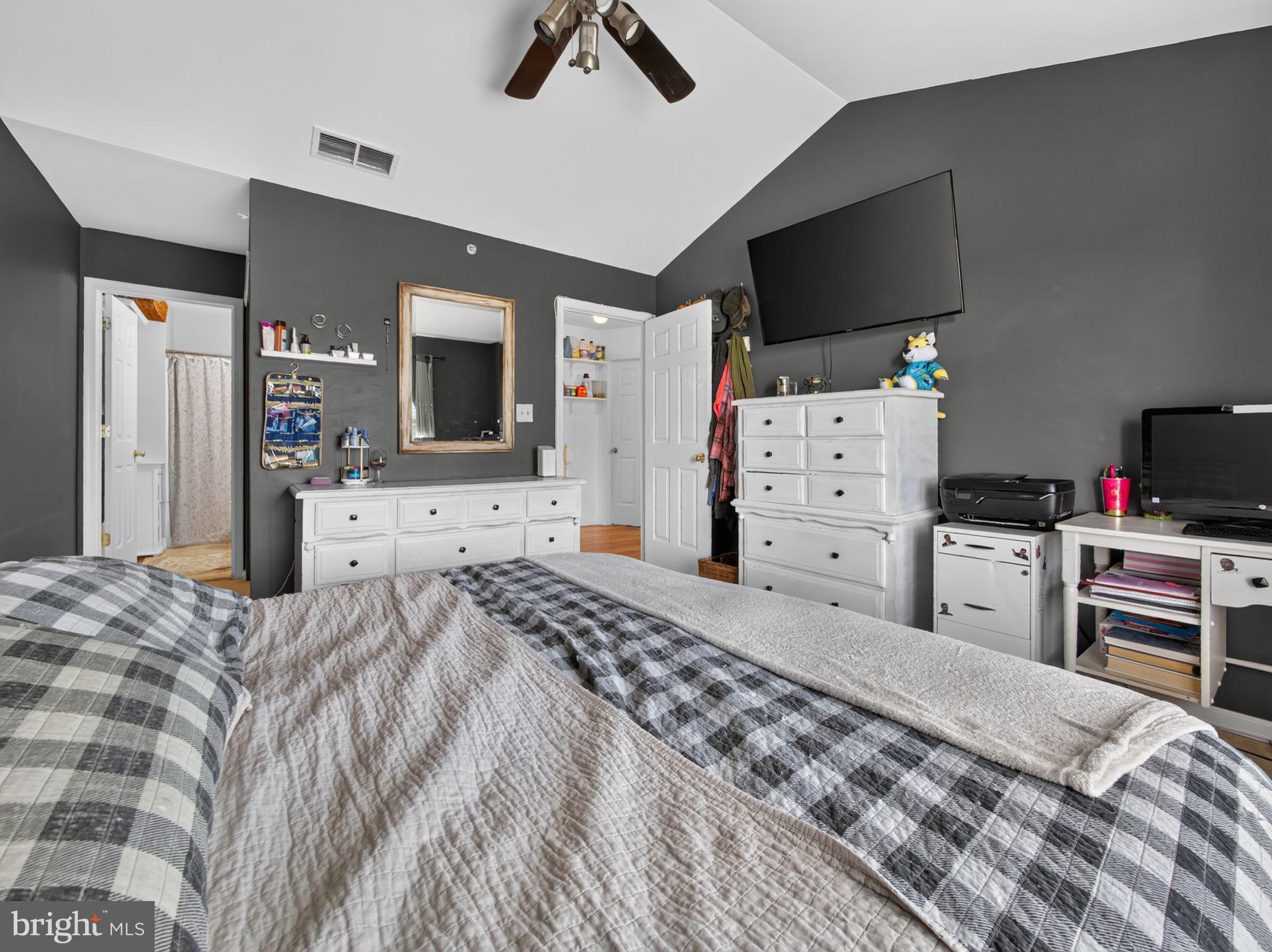WALNUT BANK FARMS - Residential