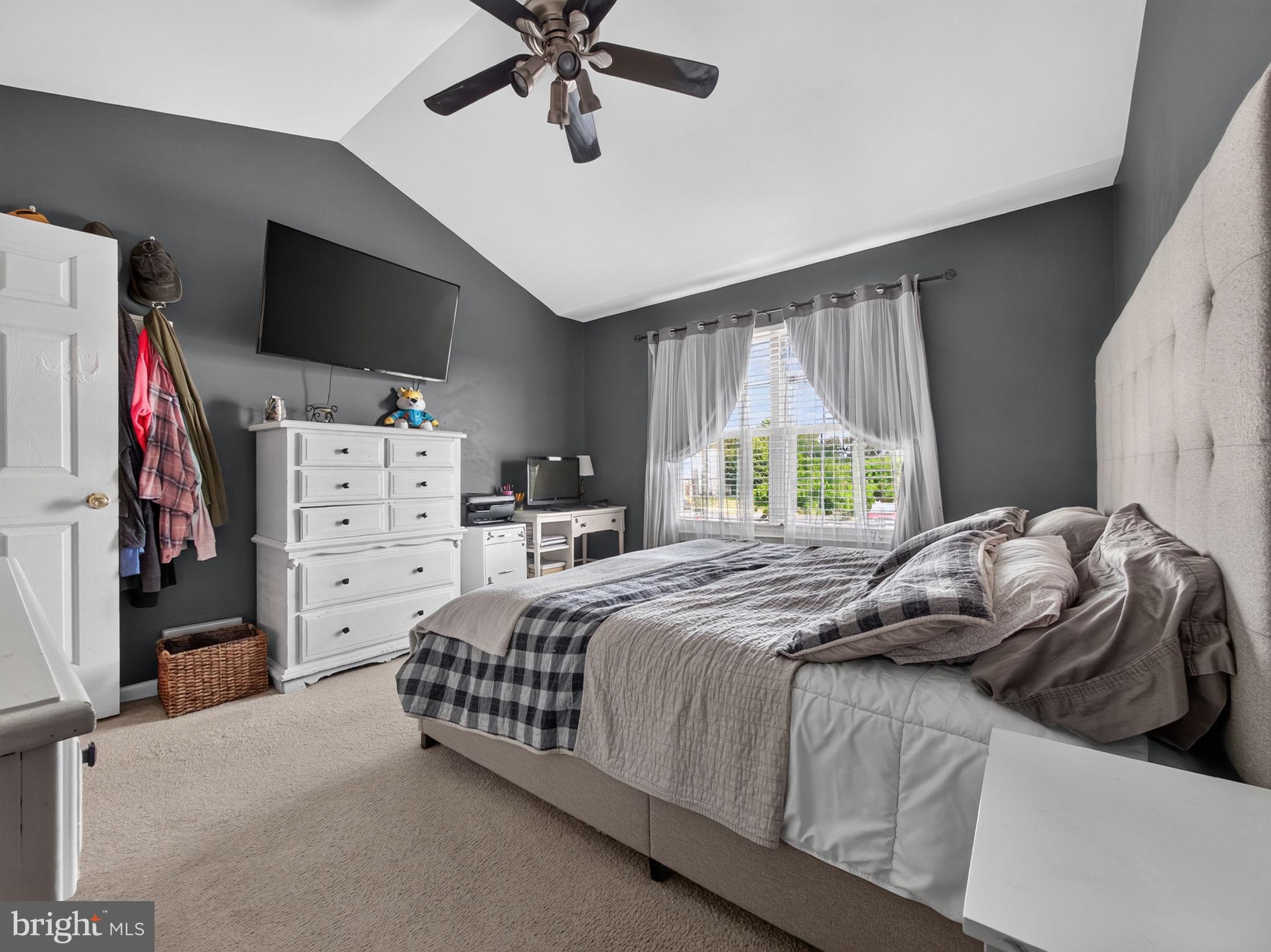 WALNUT BANK FARMS - Residential