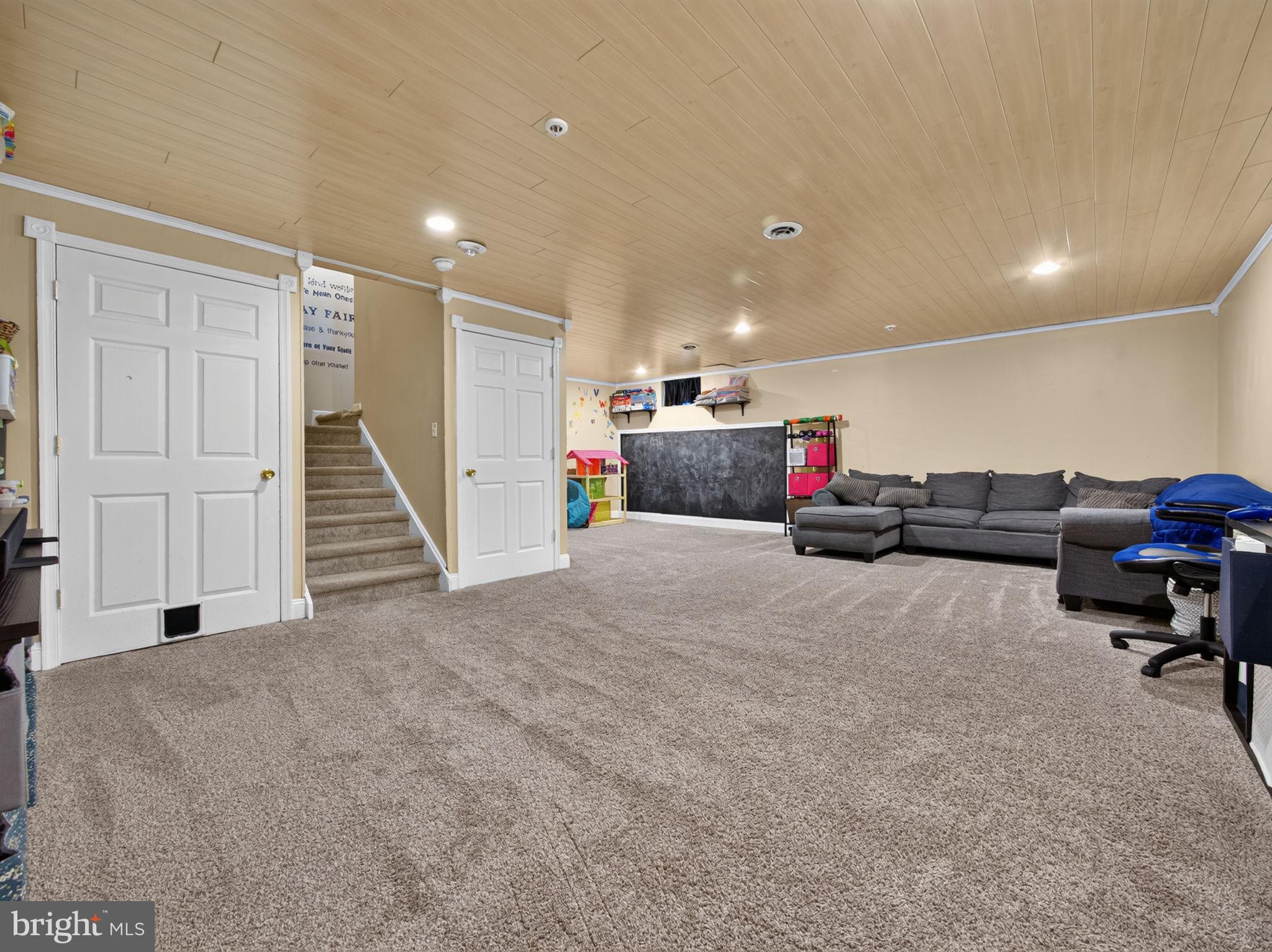 WALNUT BANK FARMS - Residential