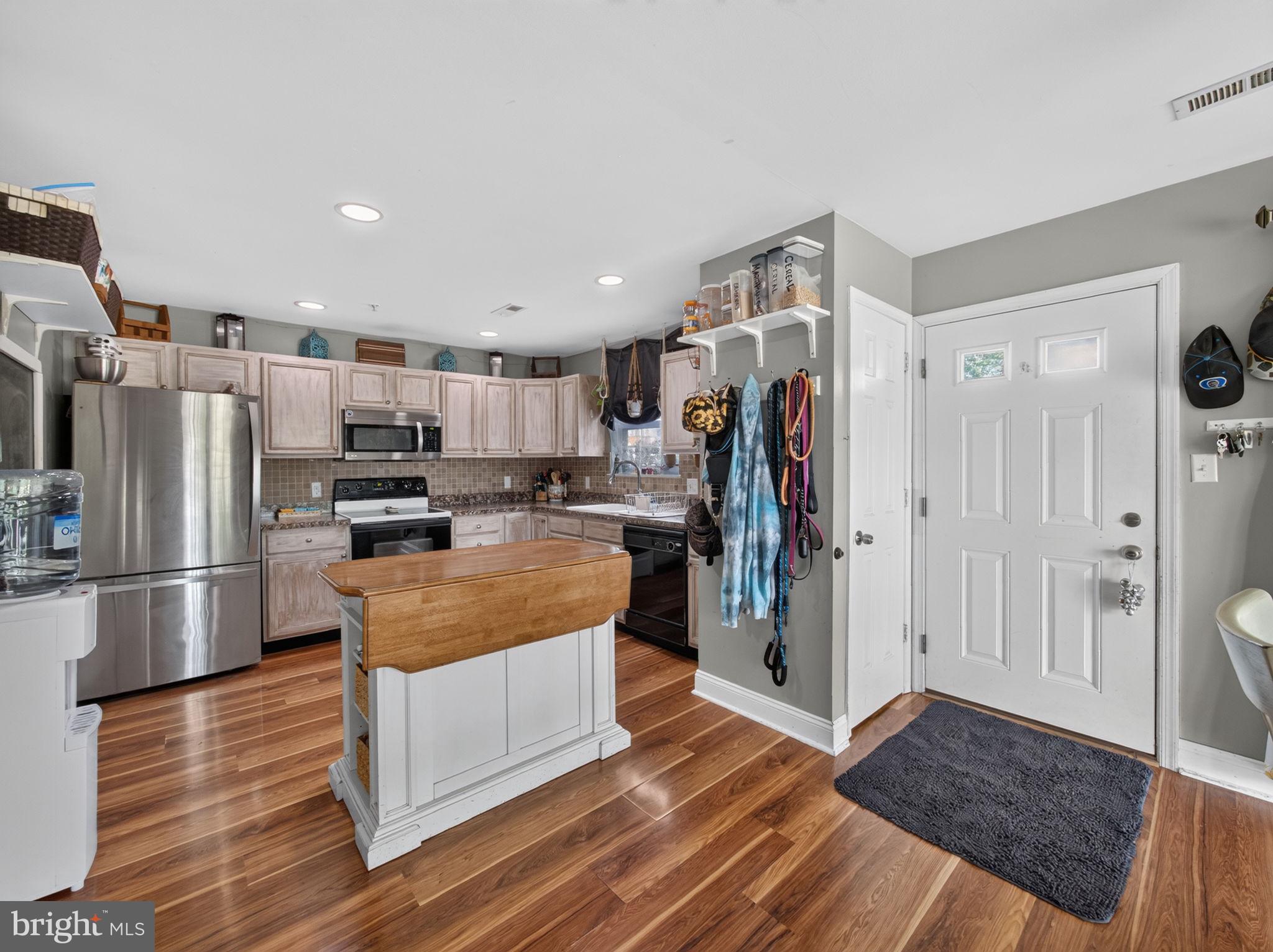WALNUT BANK FARMS - Residential