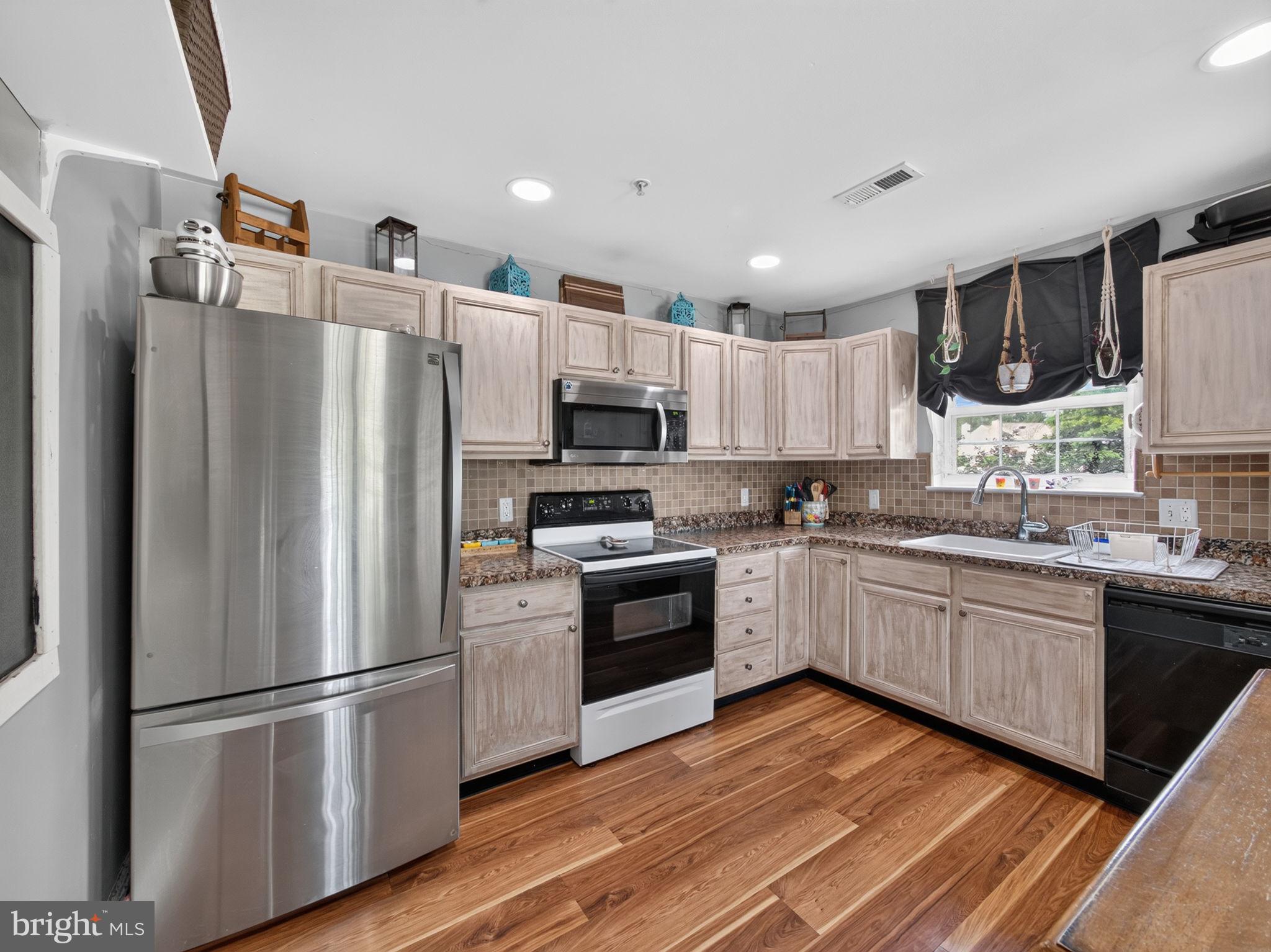 WALNUT BANK FARMS - Residential