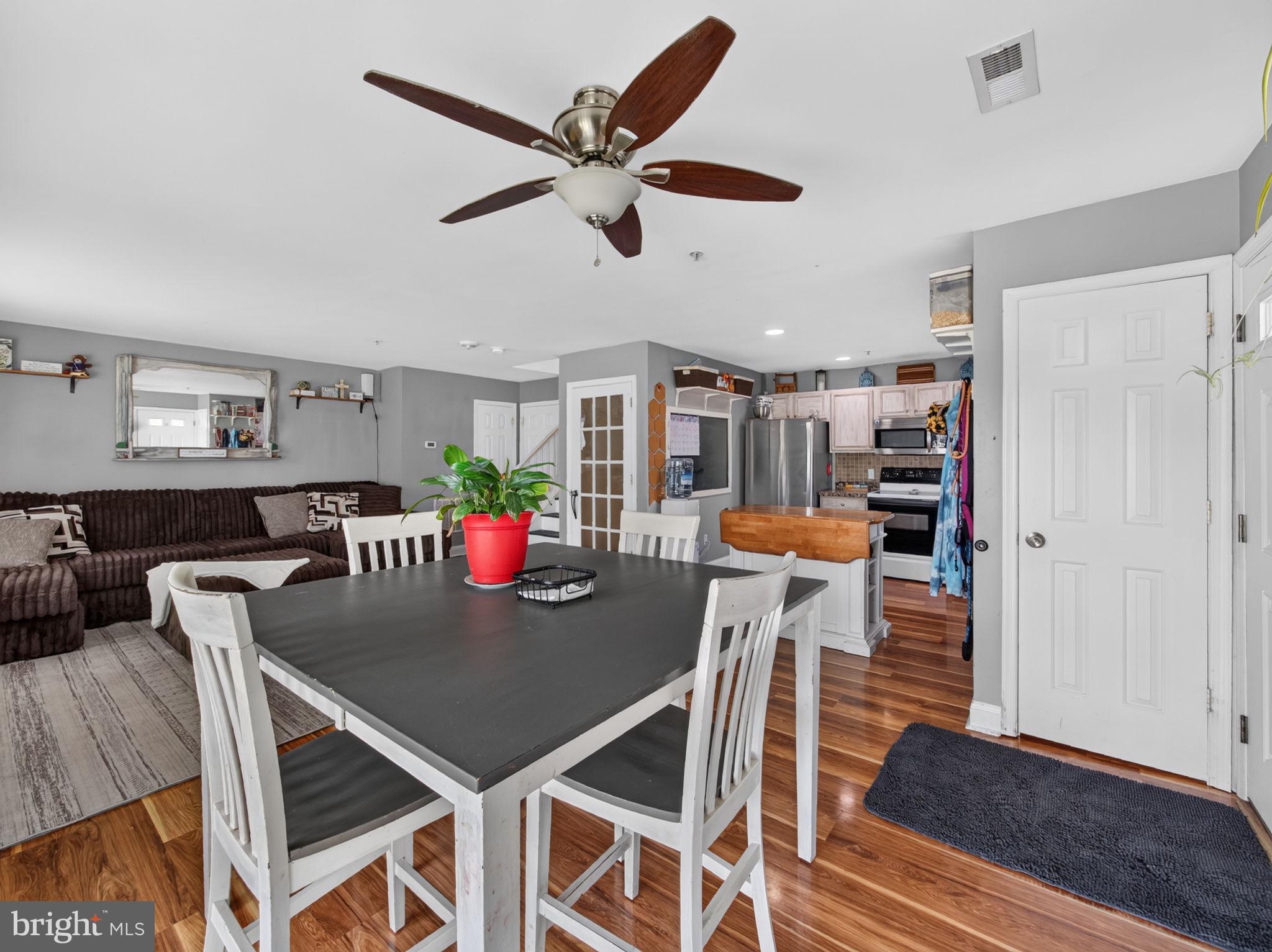 WALNUT BANK FARMS - Residential
