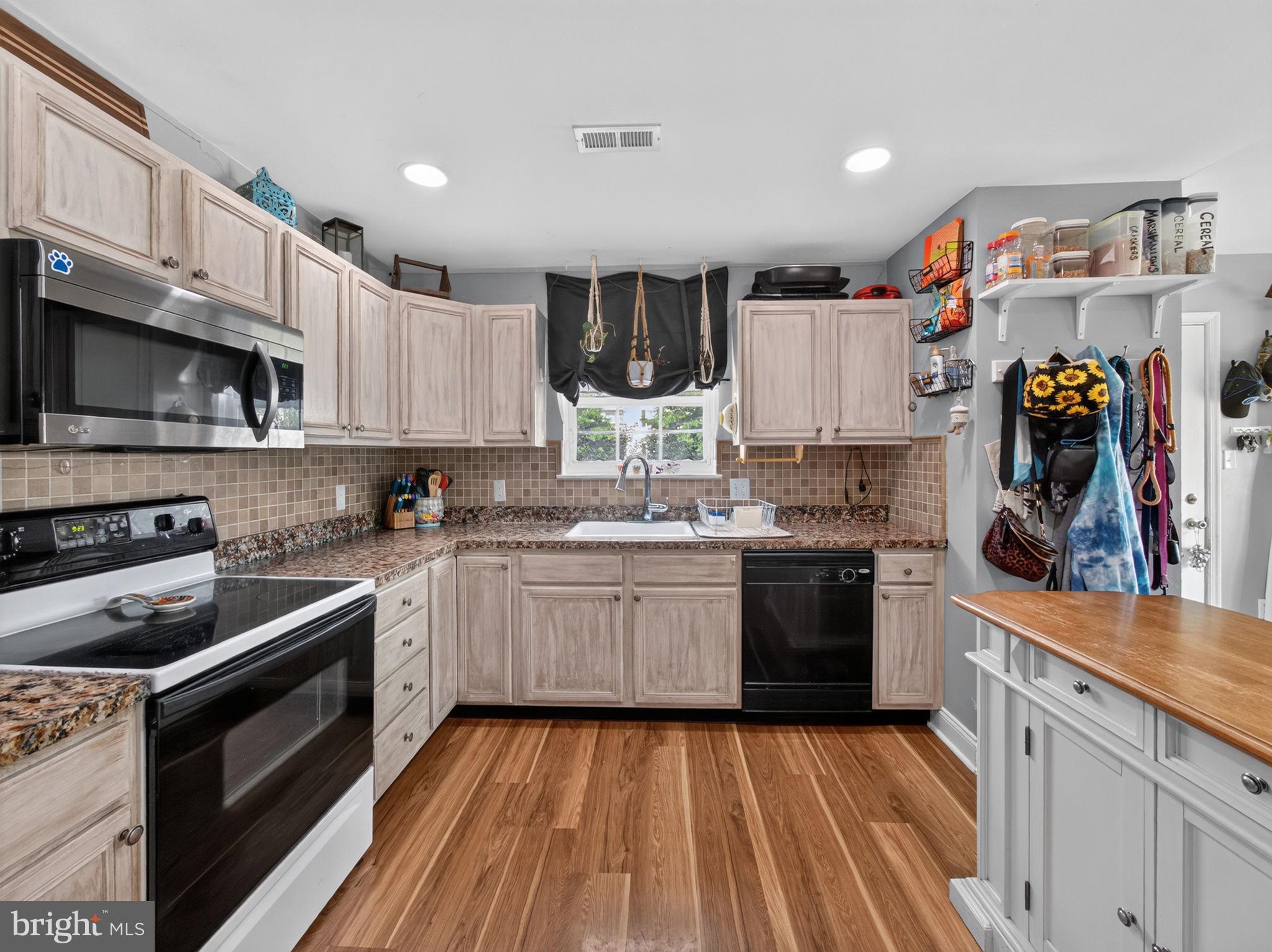 WALNUT BANK FARMS - Residential