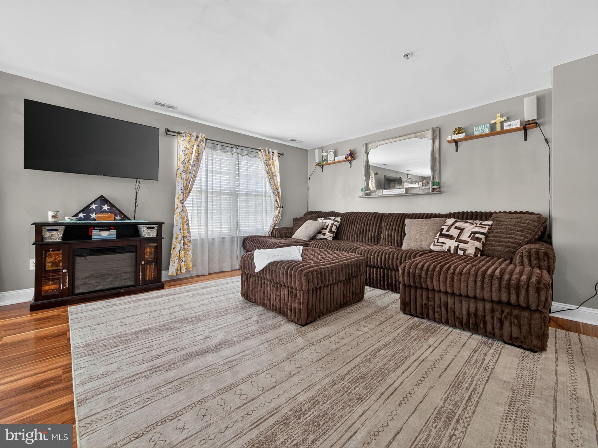 WALNUT BANK FARMS - Residential