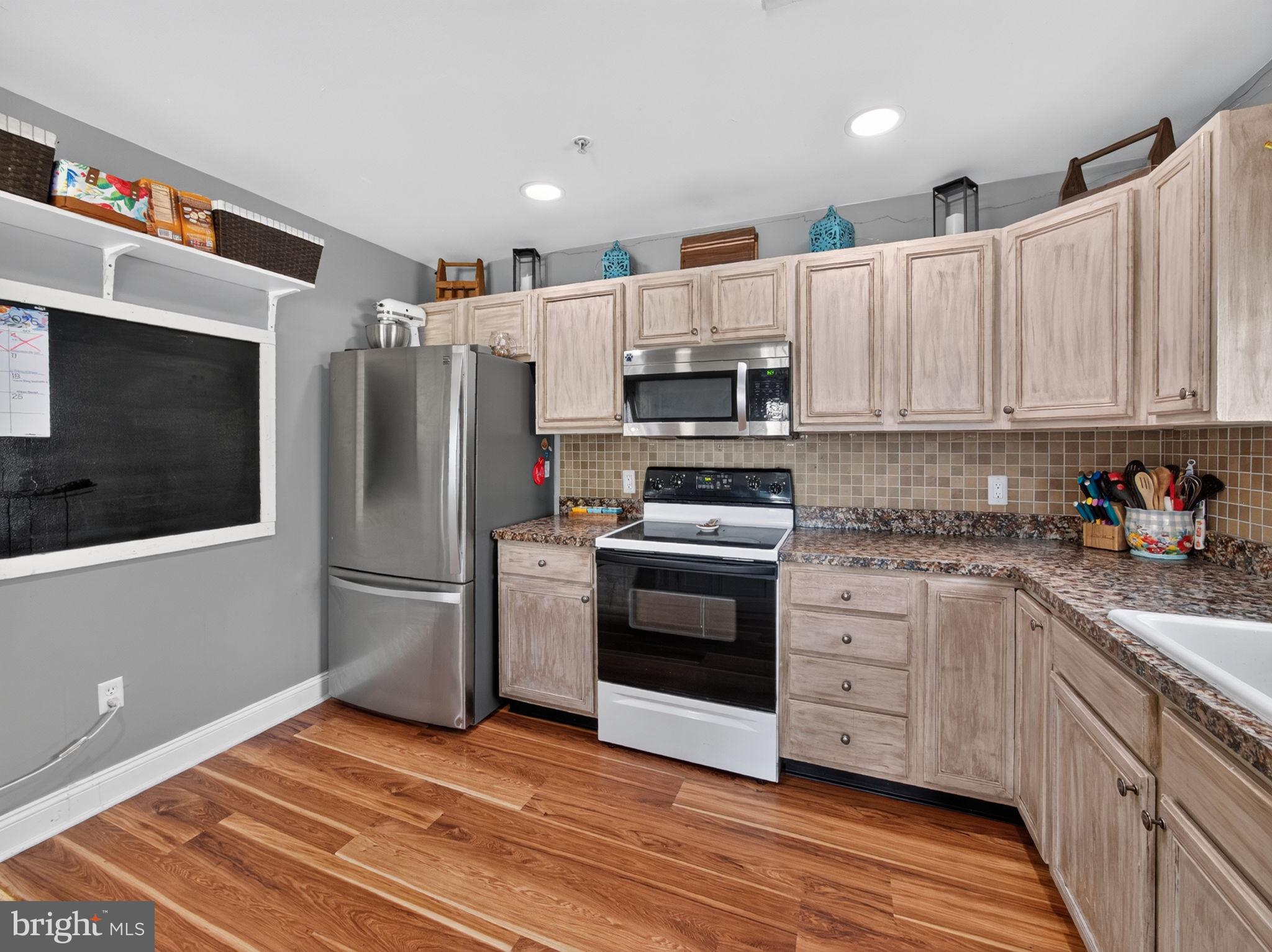 WALNUT BANK FARMS - Residential