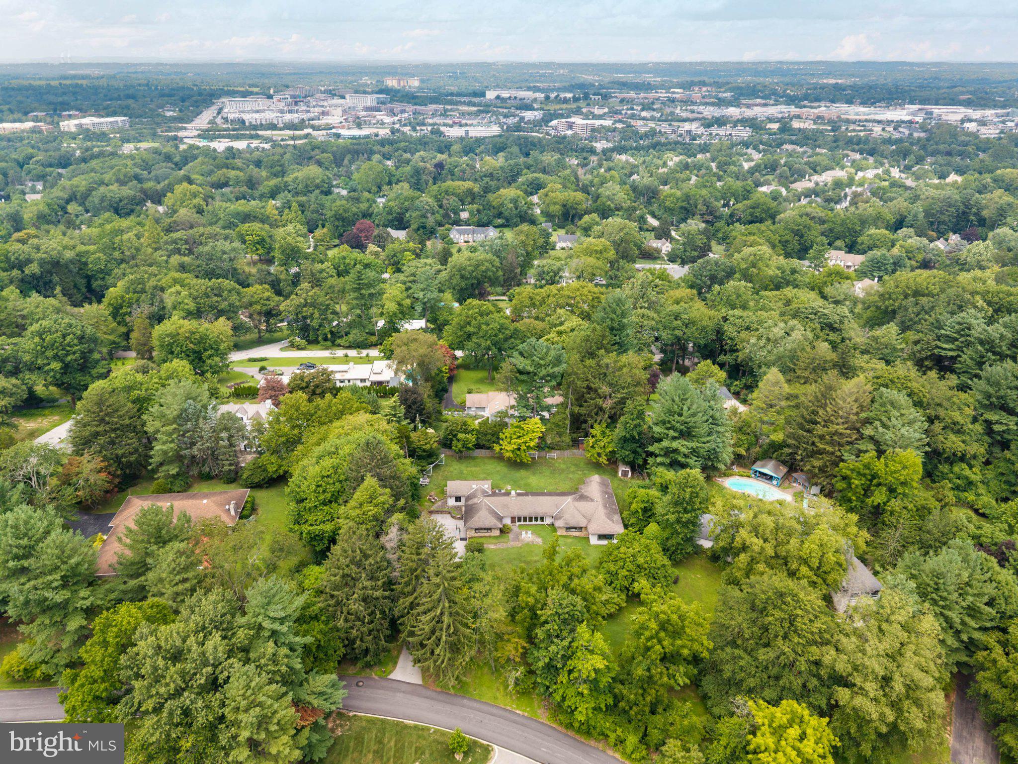 COLONIAL VIL - Residential