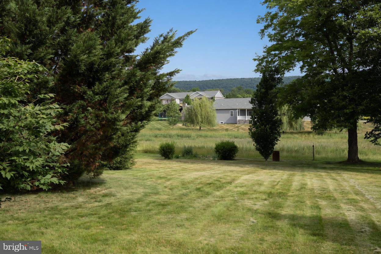 VILLAGE OF LINGLESTOWN - Land