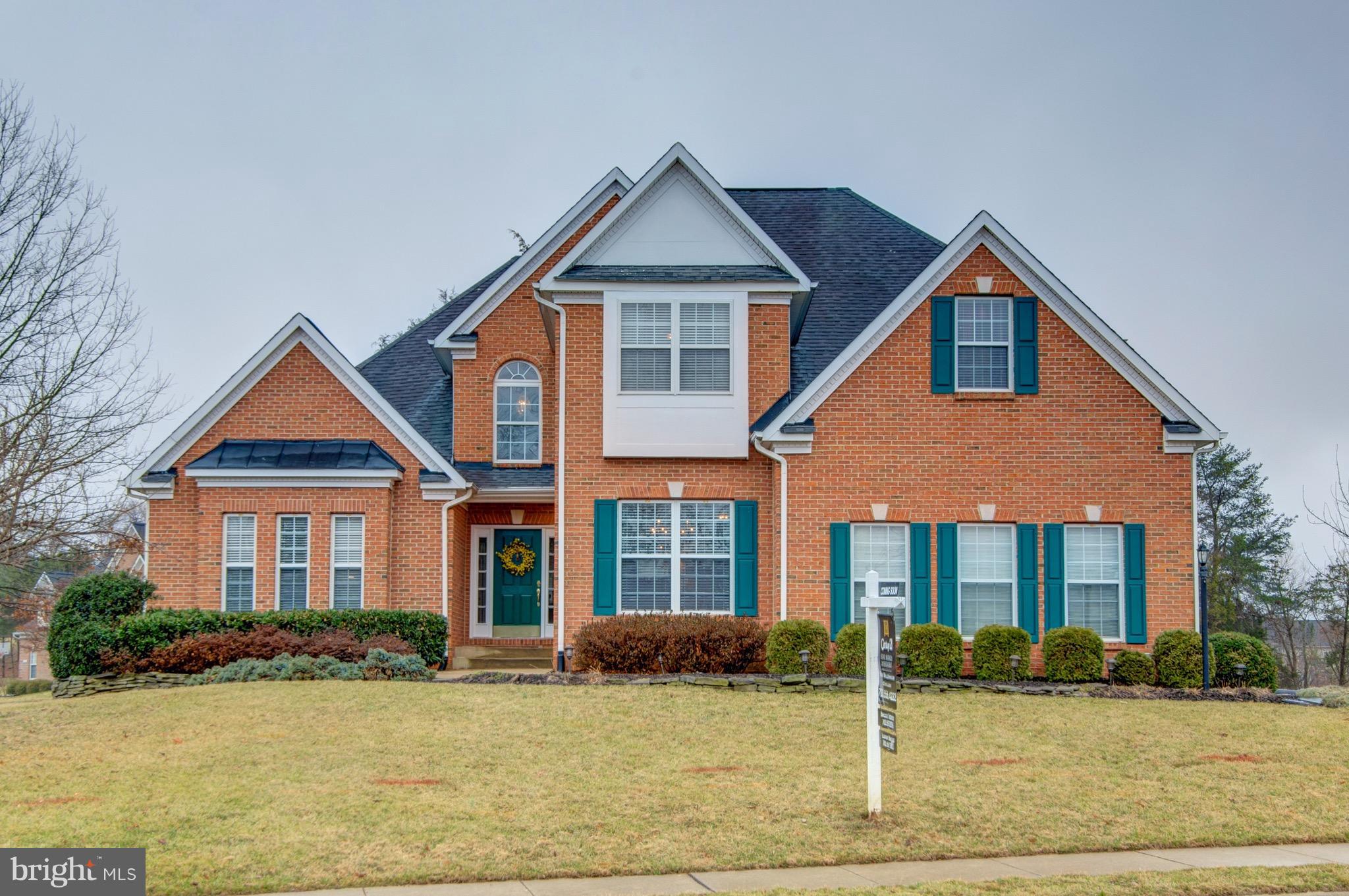 Gorgeous Home w/ New Price in Virginia Oaks Community! So large you could live on main level & never have to leave.  Completely remodeled and New Paint throughout. Master Suite main lvl off of Great Room. Gourmet Kit w/Breakfast Bar & eat in area Granite, SS app & ceramic tile. 3 Large Bedrooms upstairs. Lower lvl w/activity room, rec room, workshop,lg bedroom & bath.Great for In-Law or Au pair!!