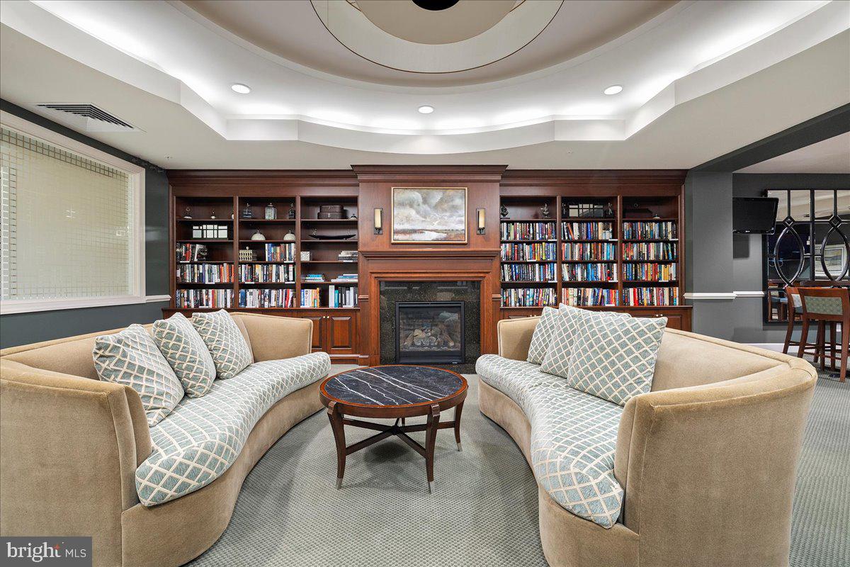 ANNAPOLIS TOWNE CENTRE - Residential Lease