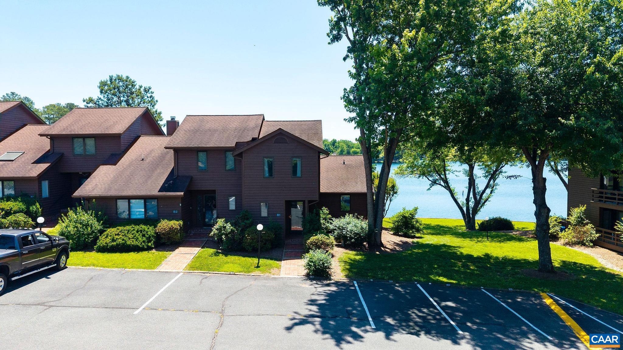 LAKE MONTICELLO - Residential