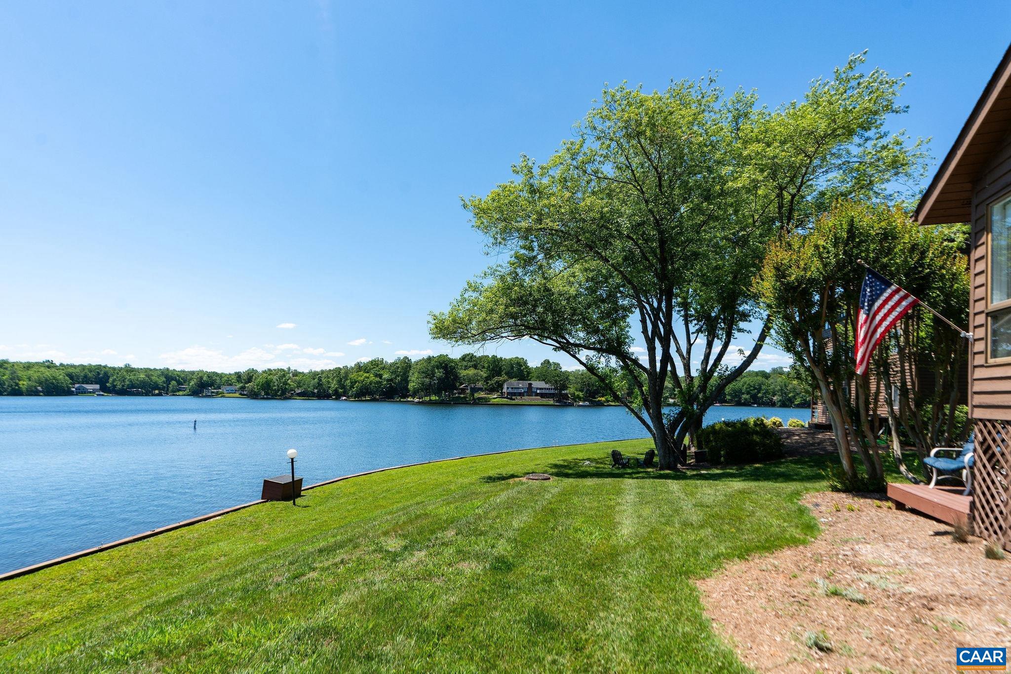 LAKE MONTICELLO - Residential