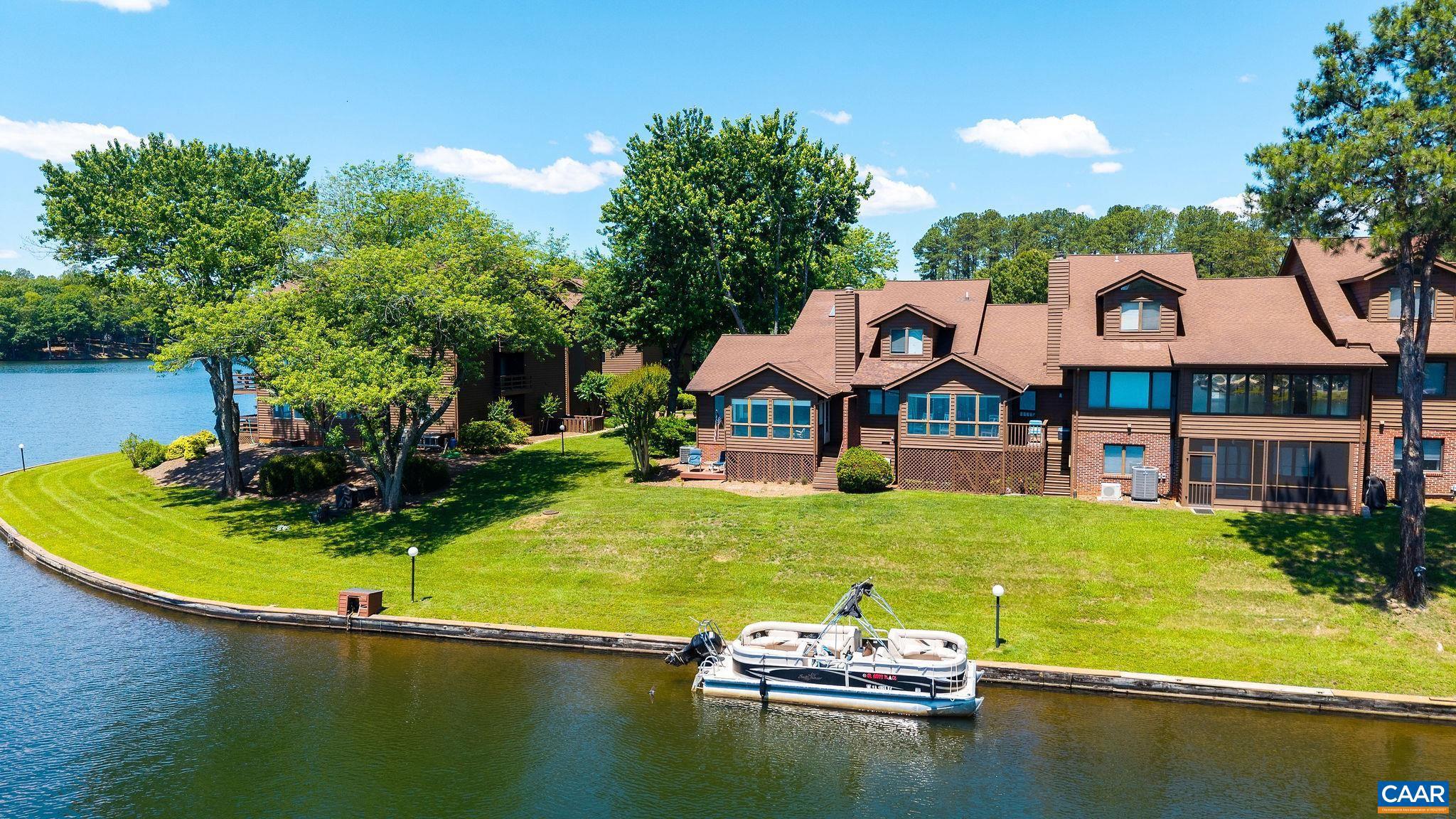 LAKE MONTICELLO - Residential