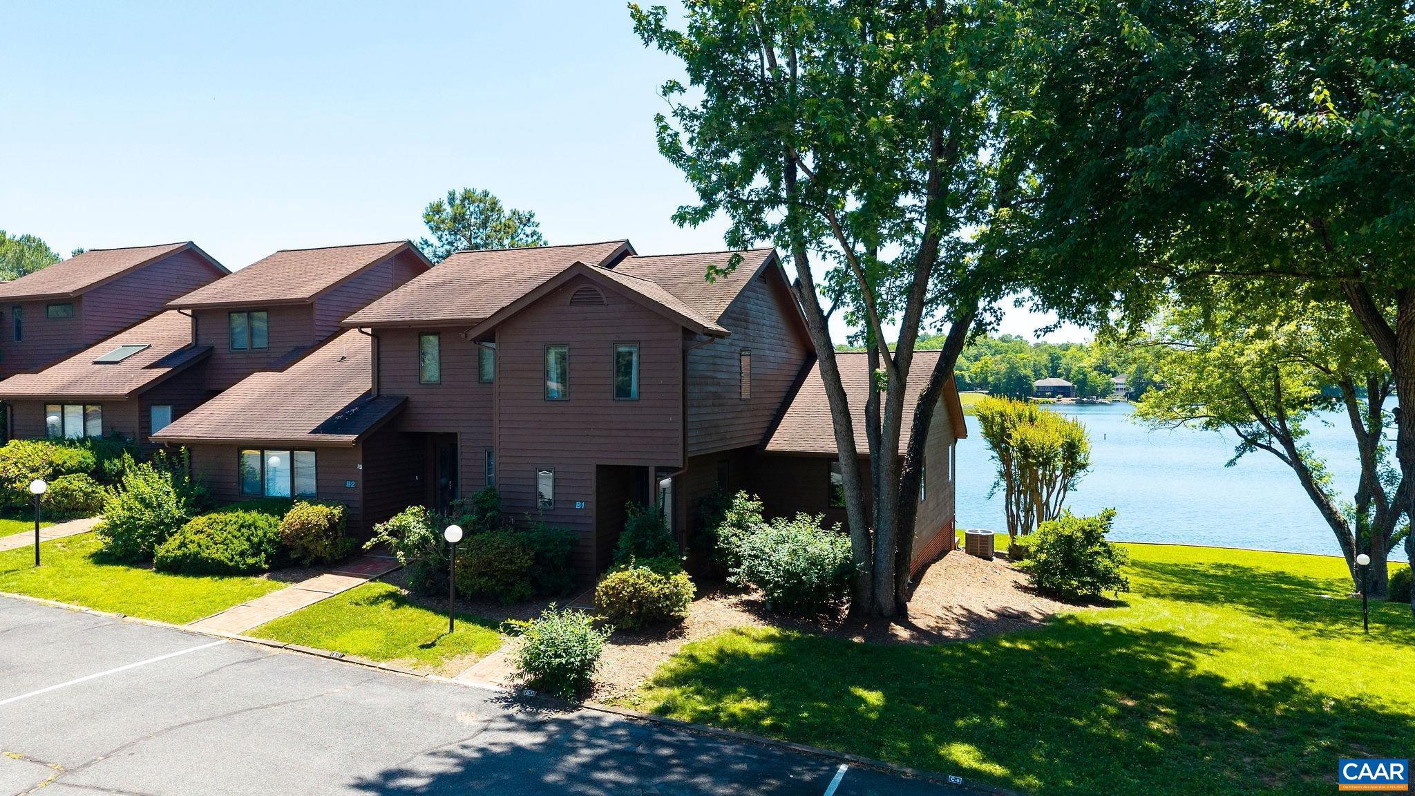 LAKE MONTICELLO - Residential