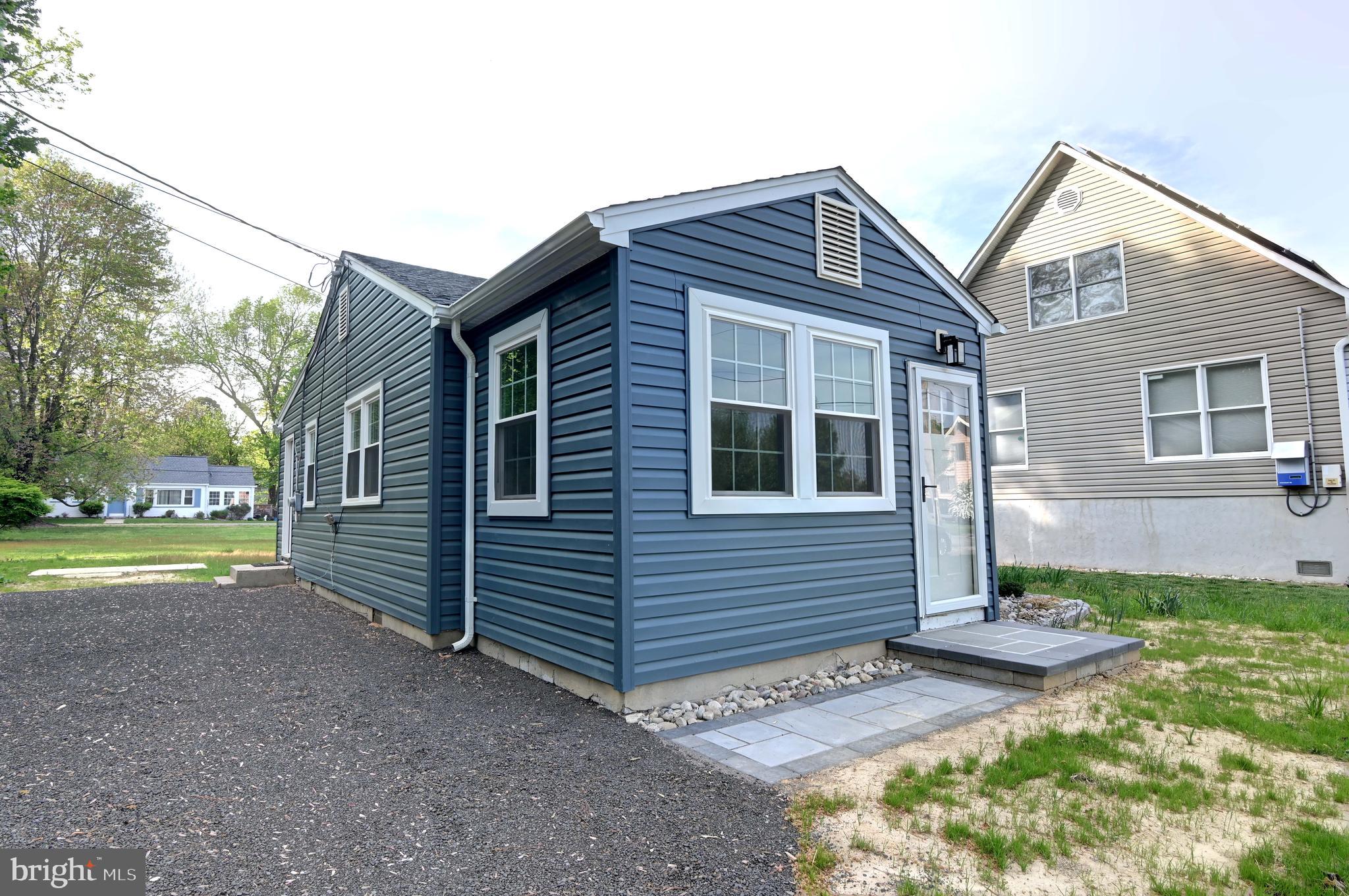 FRESHLY RENOVATED!!!!!! 
This rental opportunity sits in the water-privileged neighborhood of Long Beach, MD. This 2 bed1 bath Bungalow has a fresh coat of paint, remodeled kitchen with new appliances, updated bathroom, and new hardwood flooring throughout the home. The home also has a fantastic flex space area. The home is a short walk away from a public beach. 
Schedule your appointment today!!

To be considered for this rental potential tenants credit score needs to be a minimum of 640, and the house hold income must be a minimum of 3x the amount of rent.