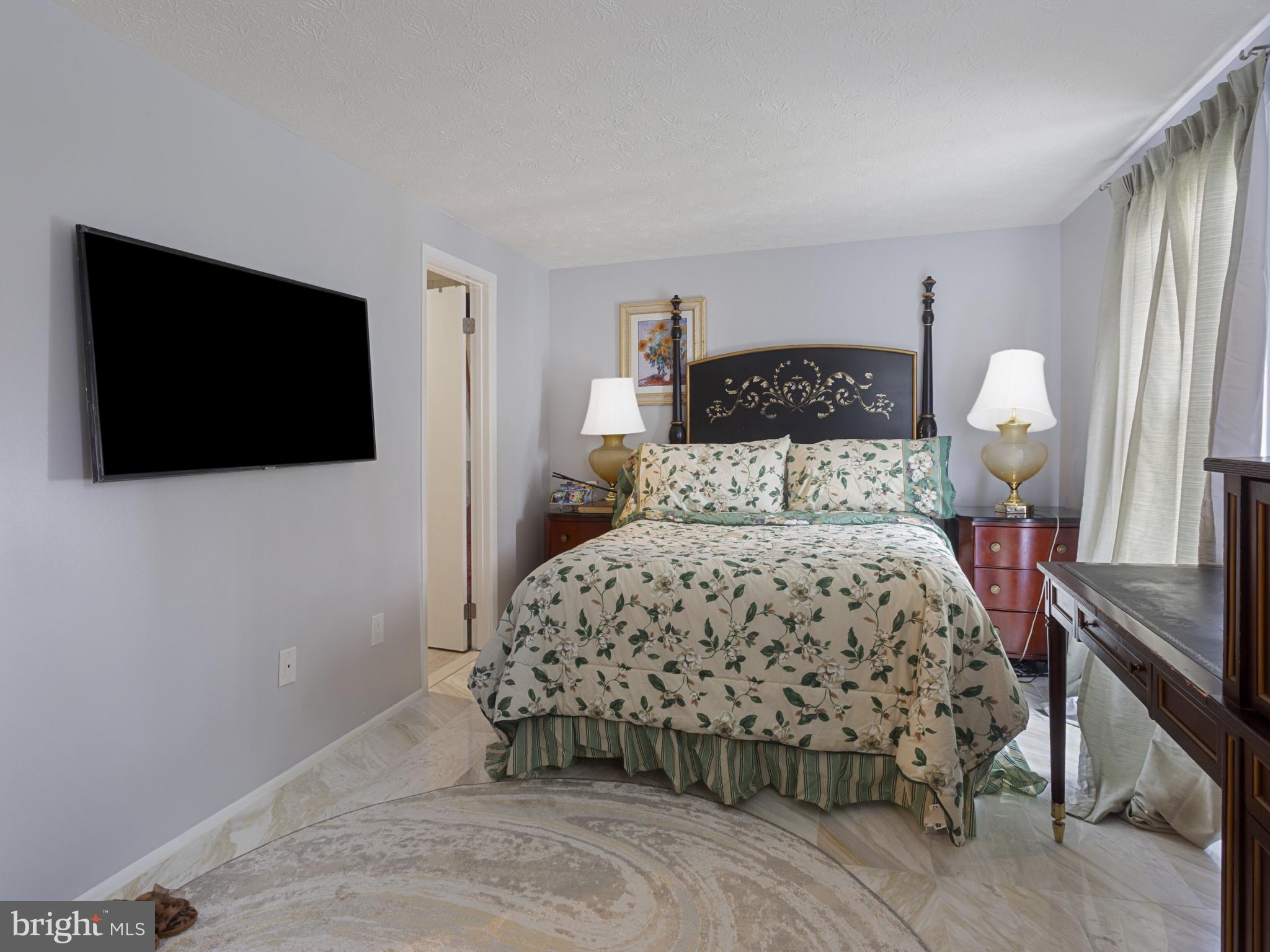 WESTPORT - Residential