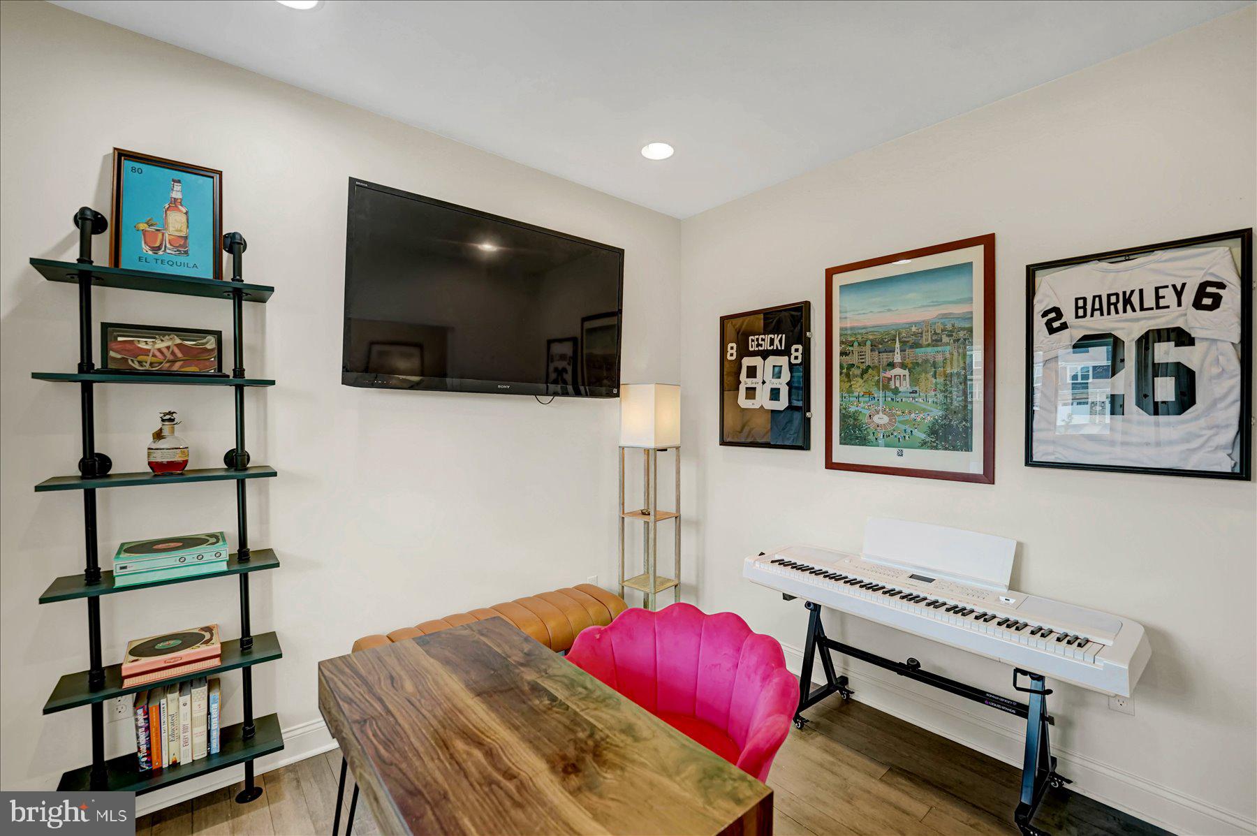 KINGSTON VILLAGE - Residential
