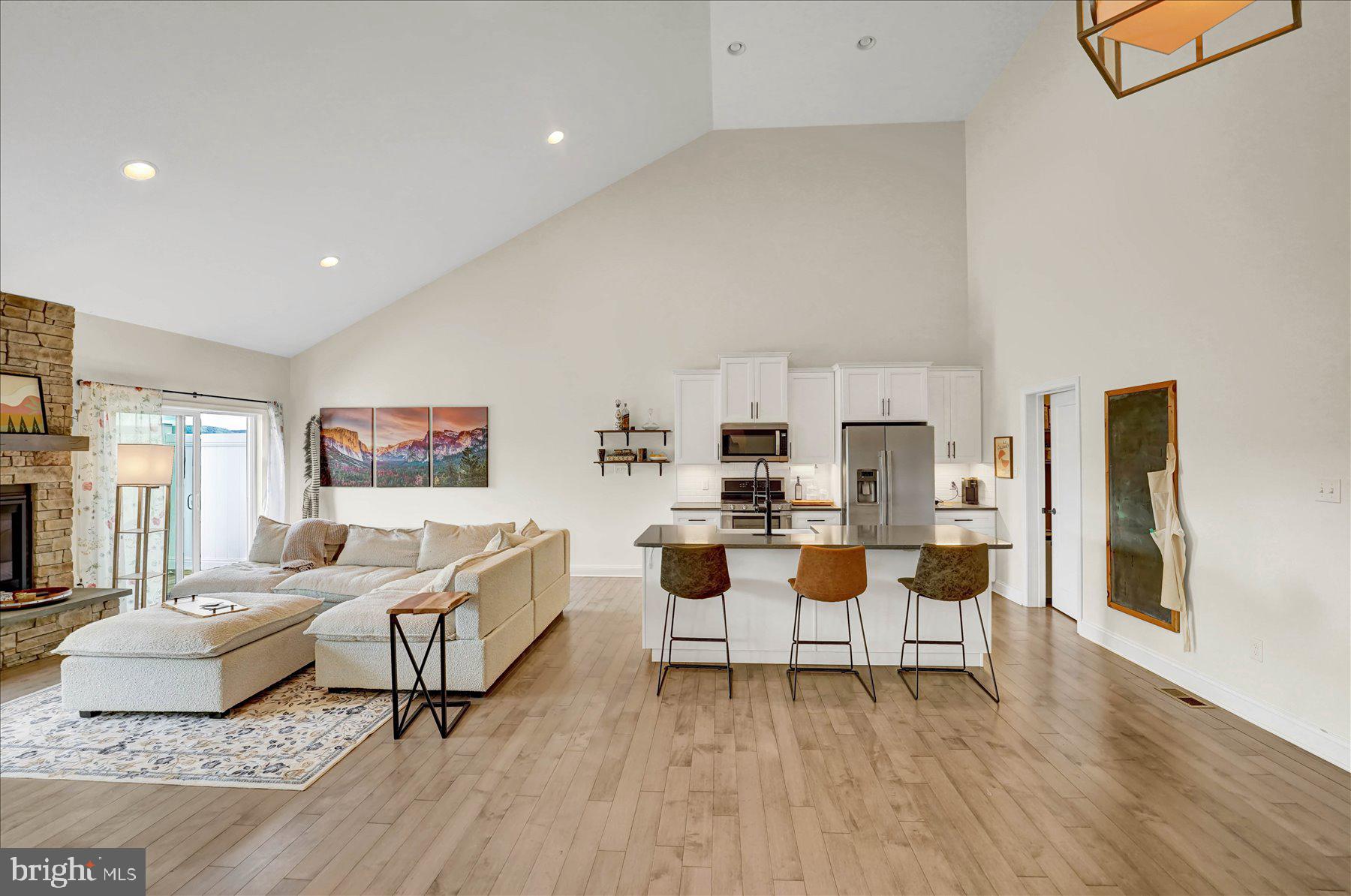 KINGSTON VILLAGE - Residential