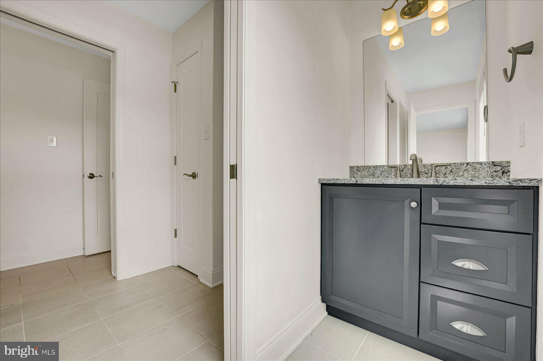 KINGSTON VILLAGE - Residential