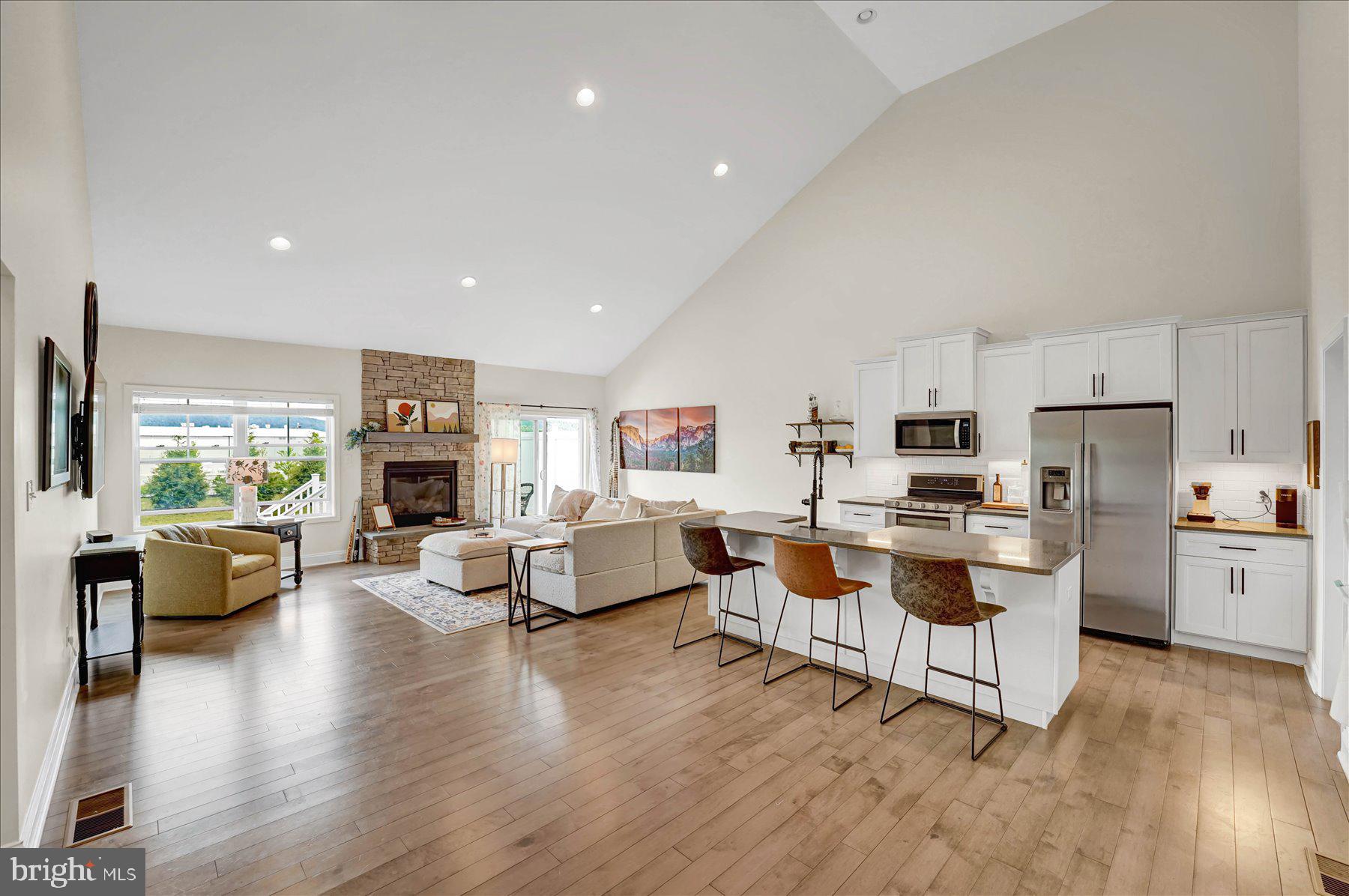 KINGSTON VILLAGE - Residential