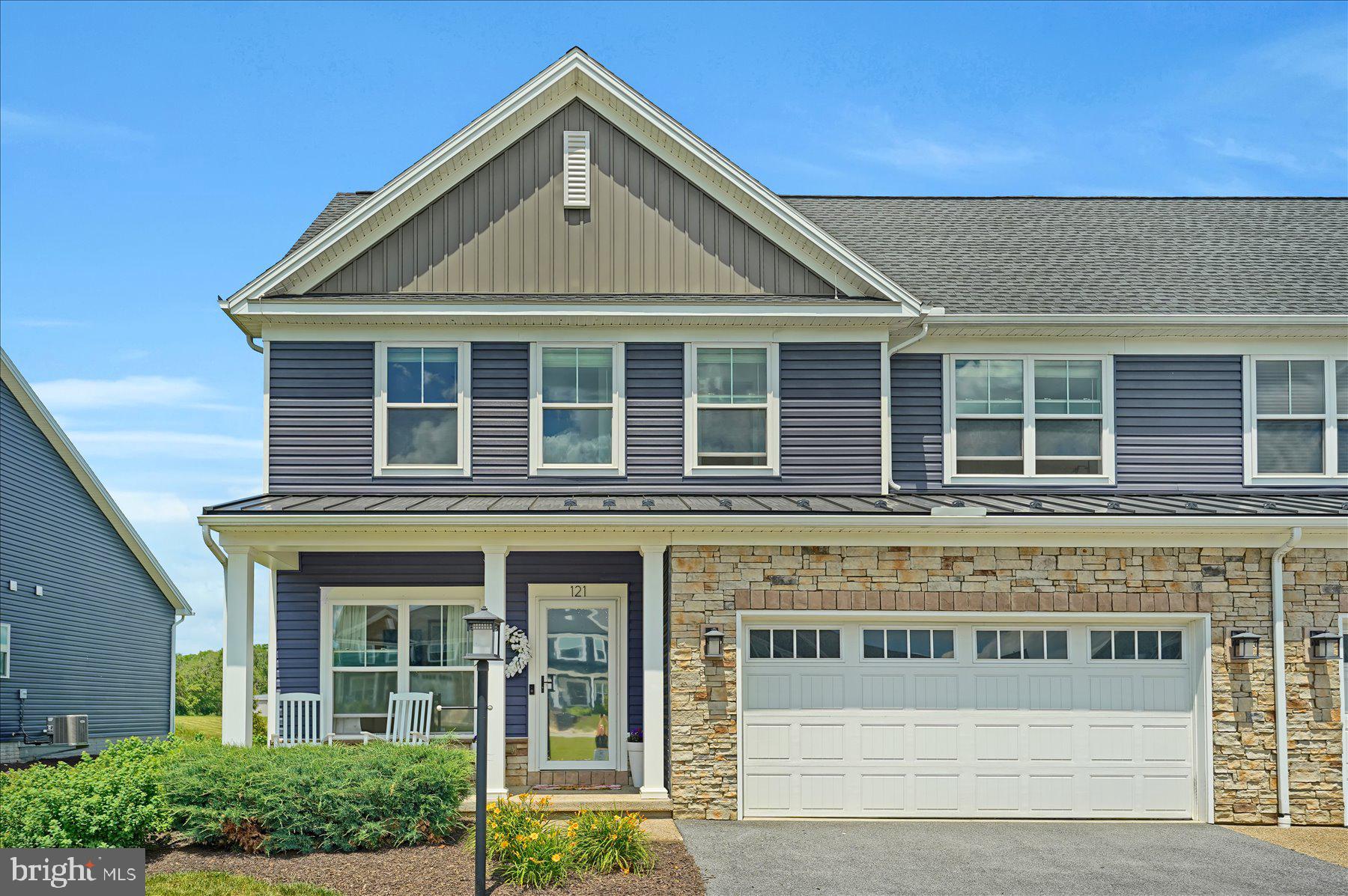 KINGSTON VILLAGE - Residential