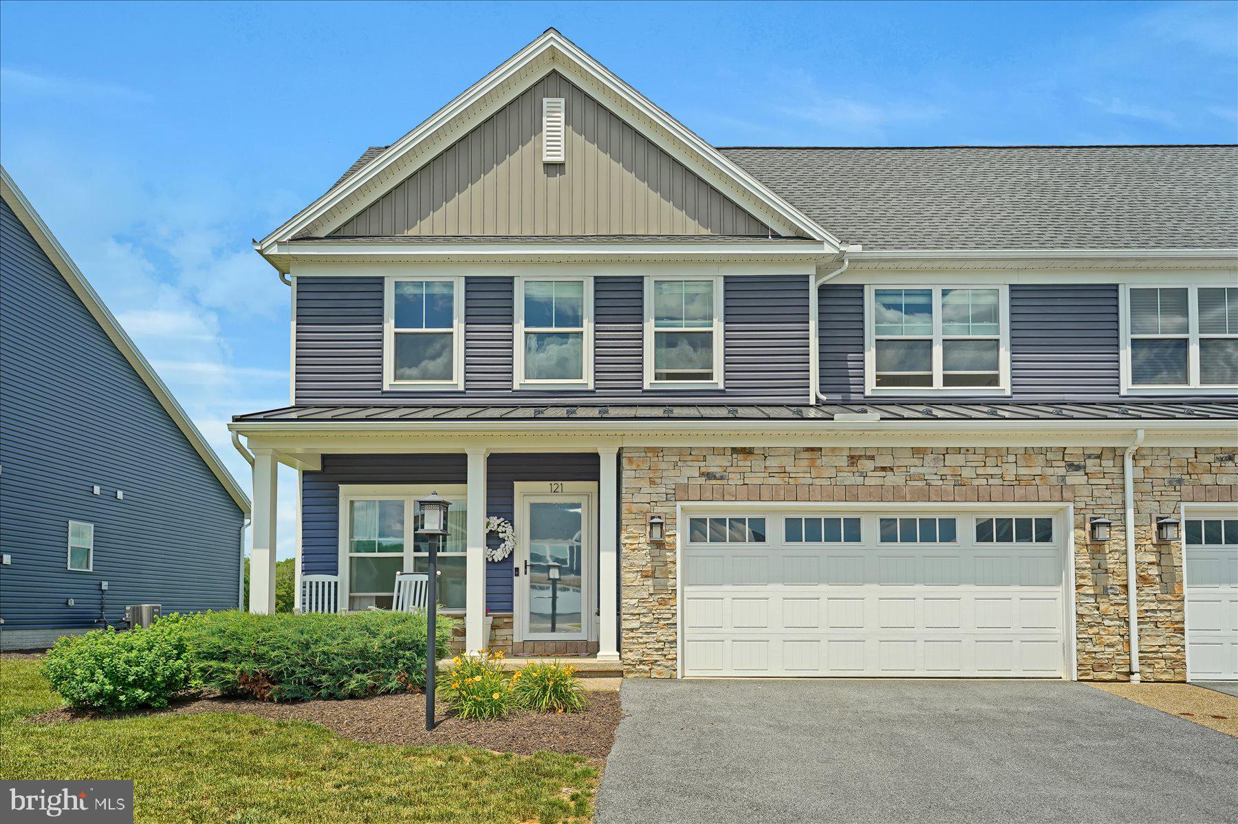 KINGSTON VILLAGE - Residential