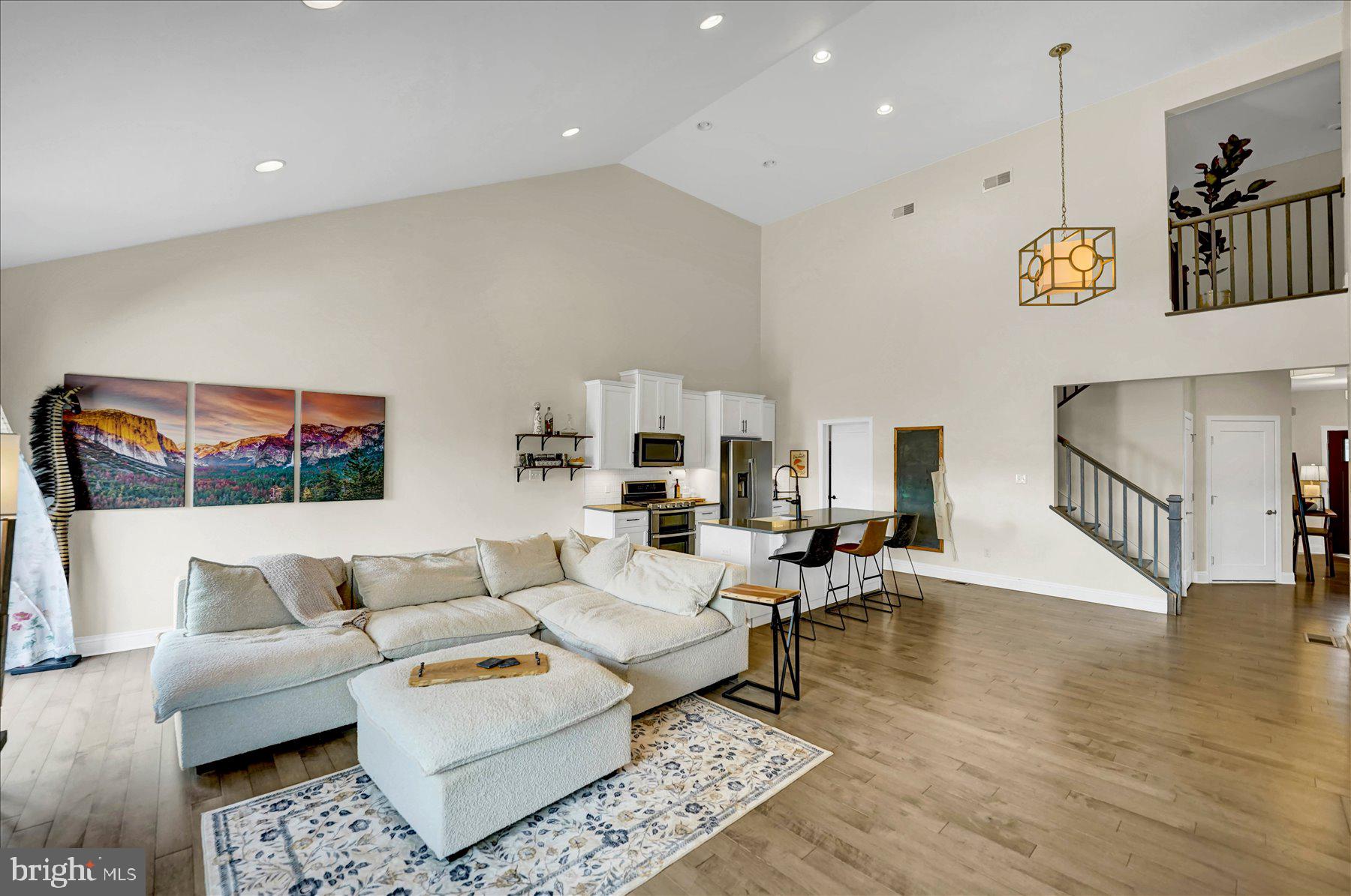 KINGSTON VILLAGE - Residential