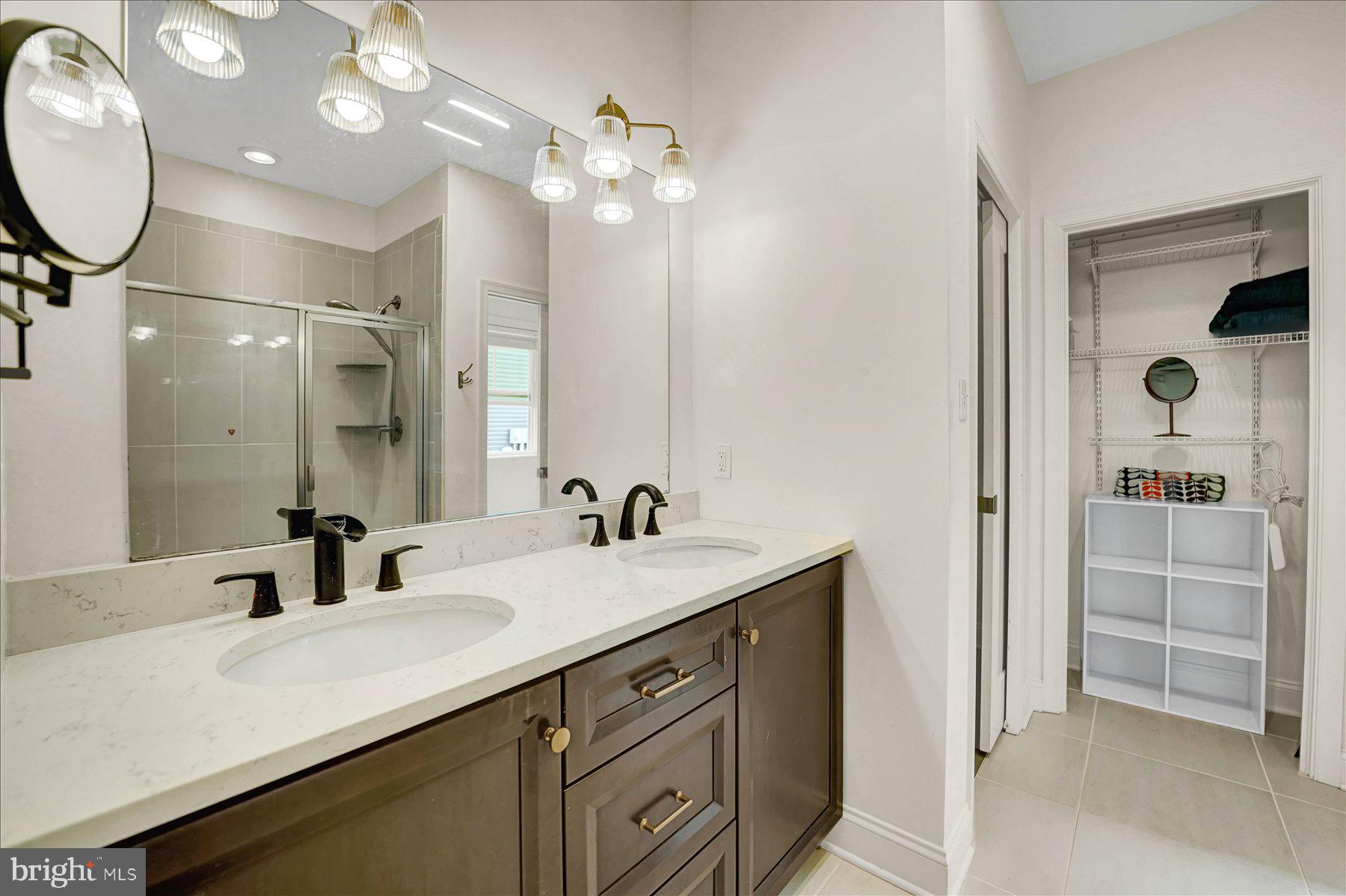 KINGSTON VILLAGE - Residential