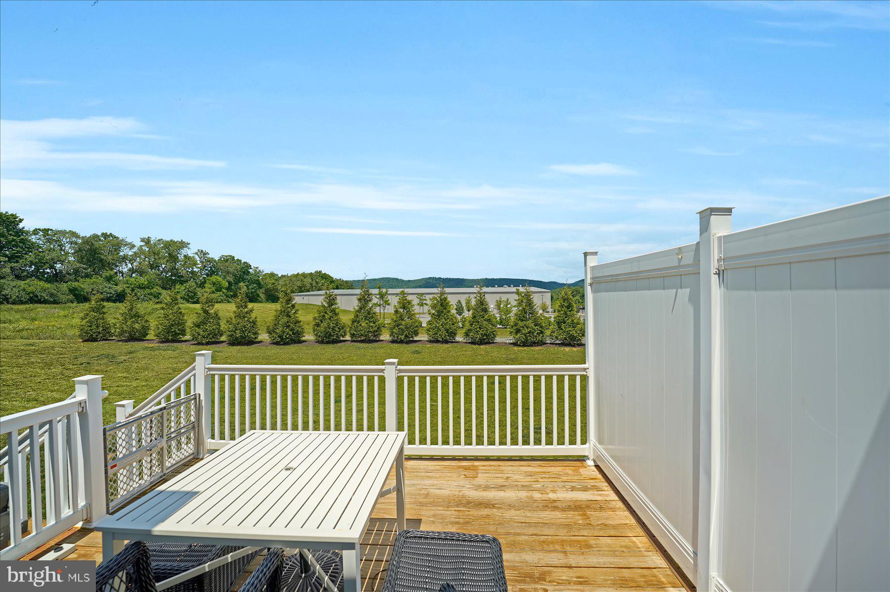 KINGSTON VILLAGE - Residential