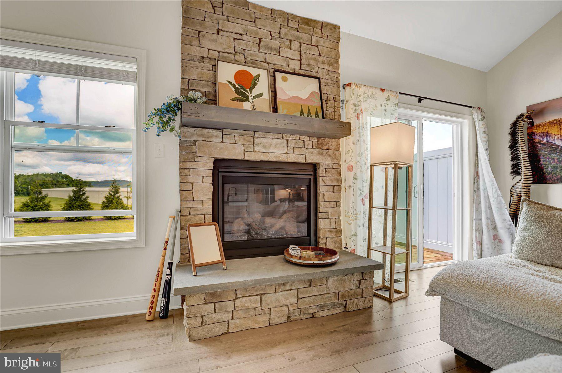 KINGSTON VILLAGE - Residential