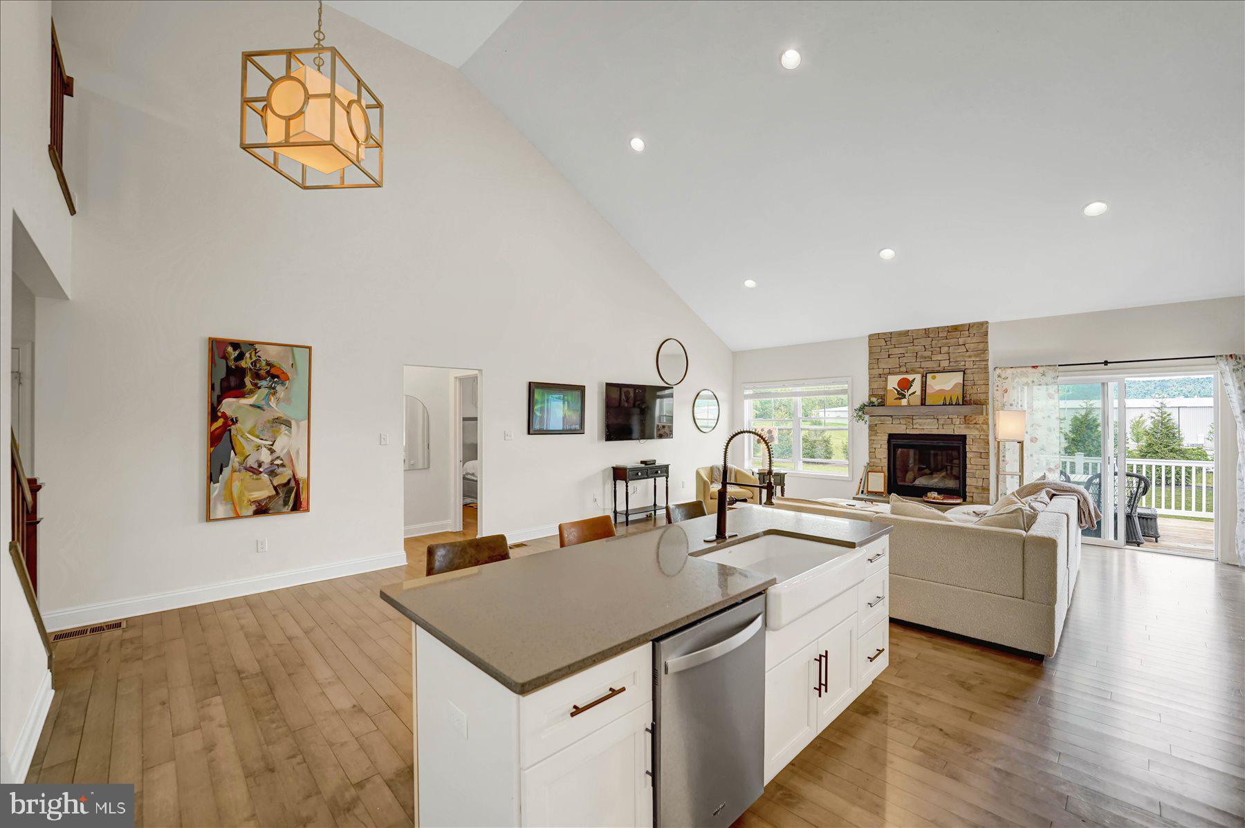 KINGSTON VILLAGE - Residential
