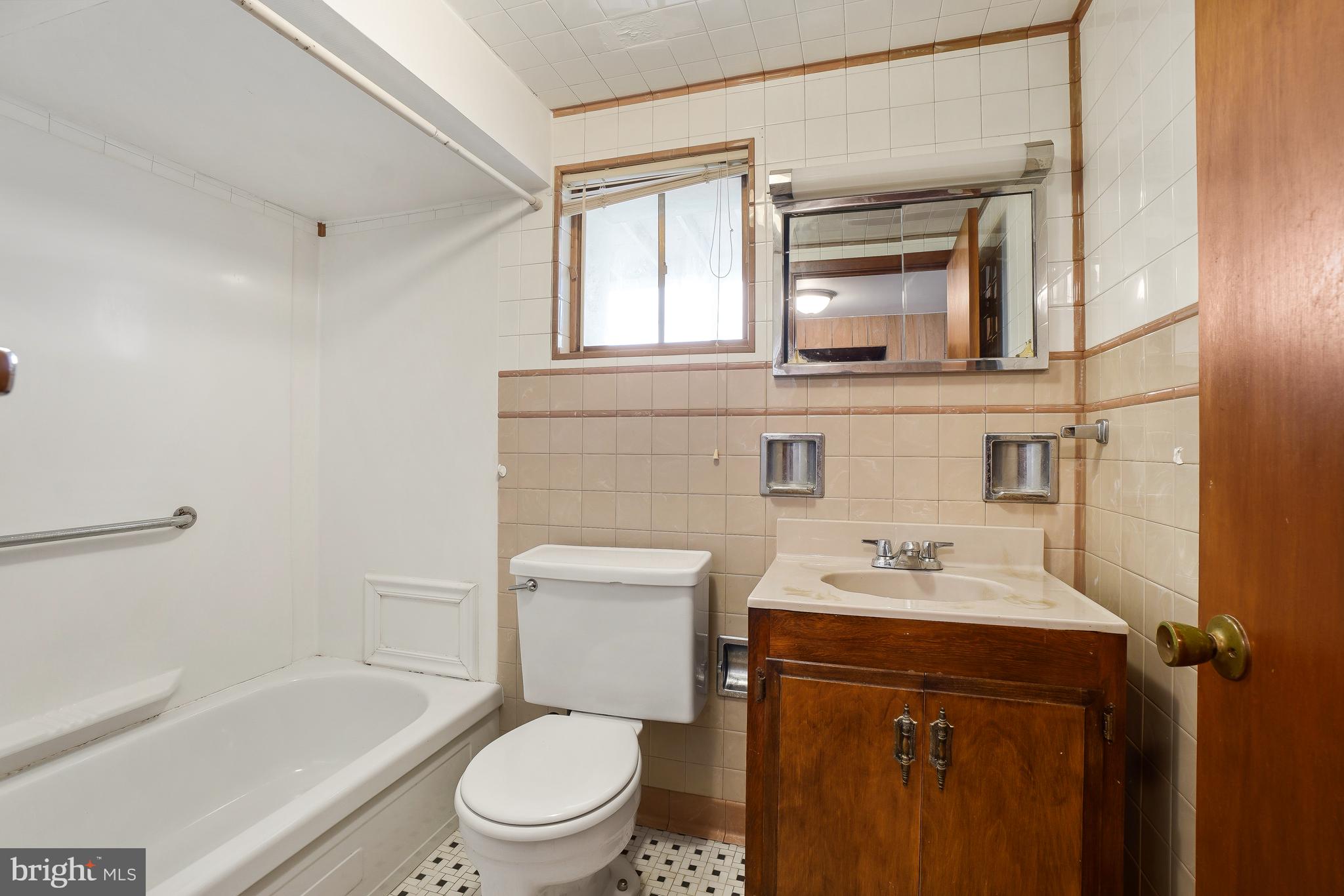 HAMILTON HILLS - Residential