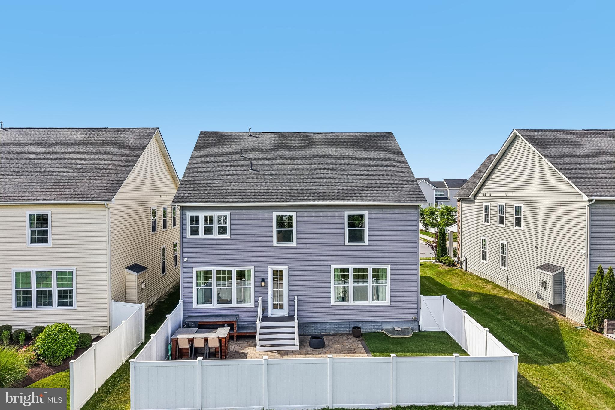TWO RIVERS - Residential