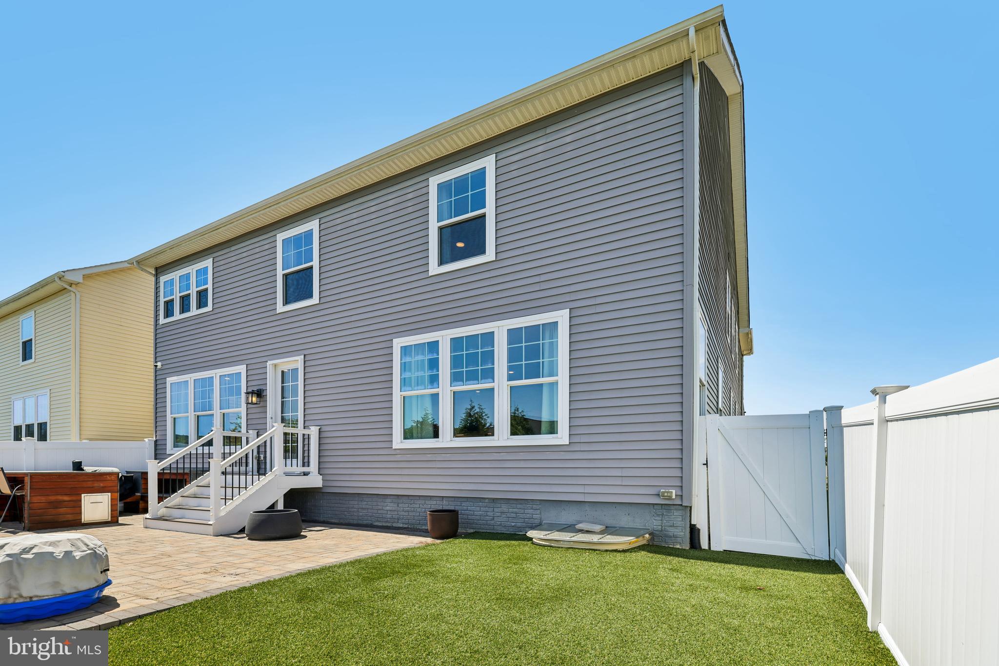 TWO RIVERS - Residential
