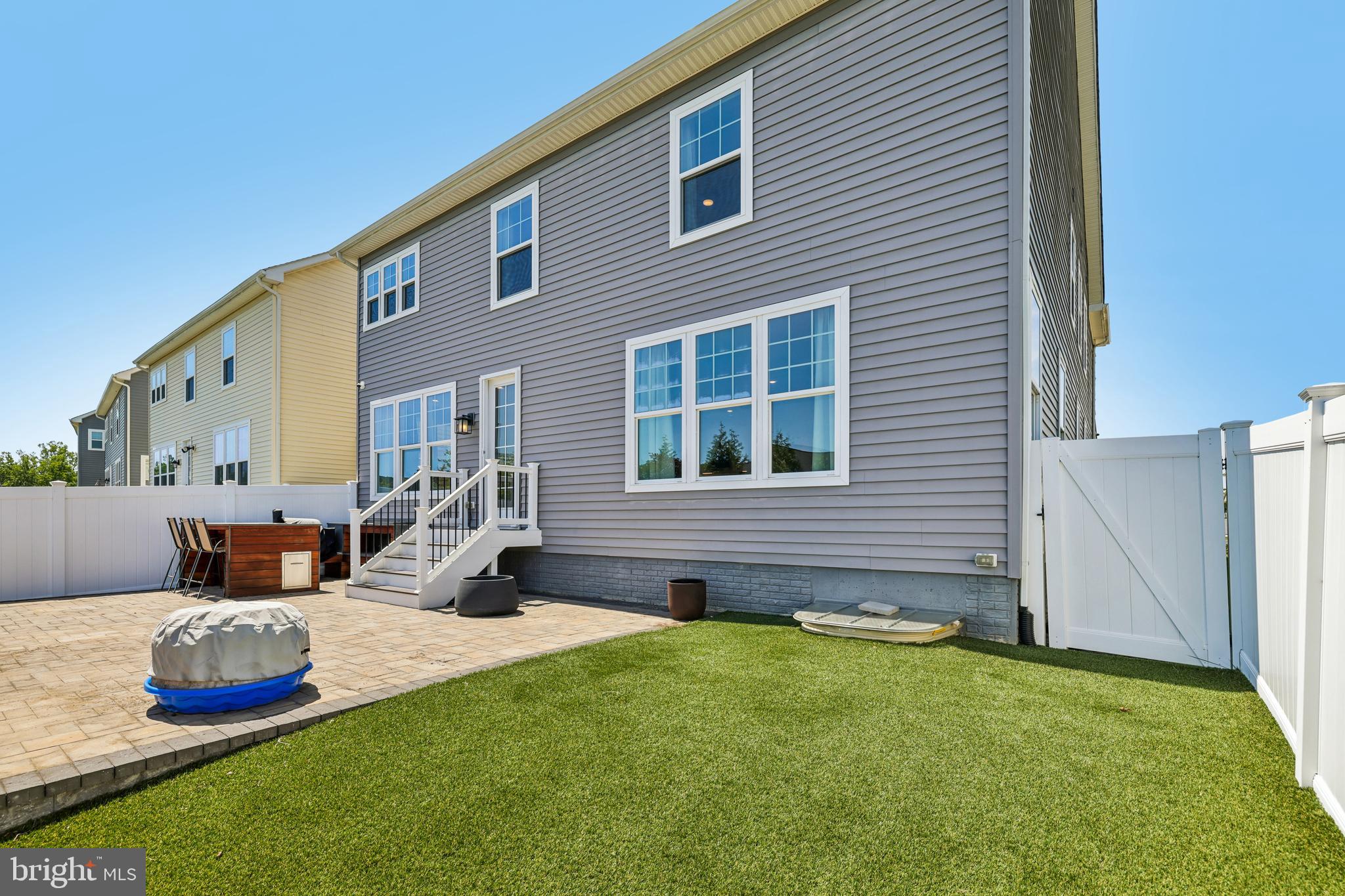 TWO RIVERS - Residential
