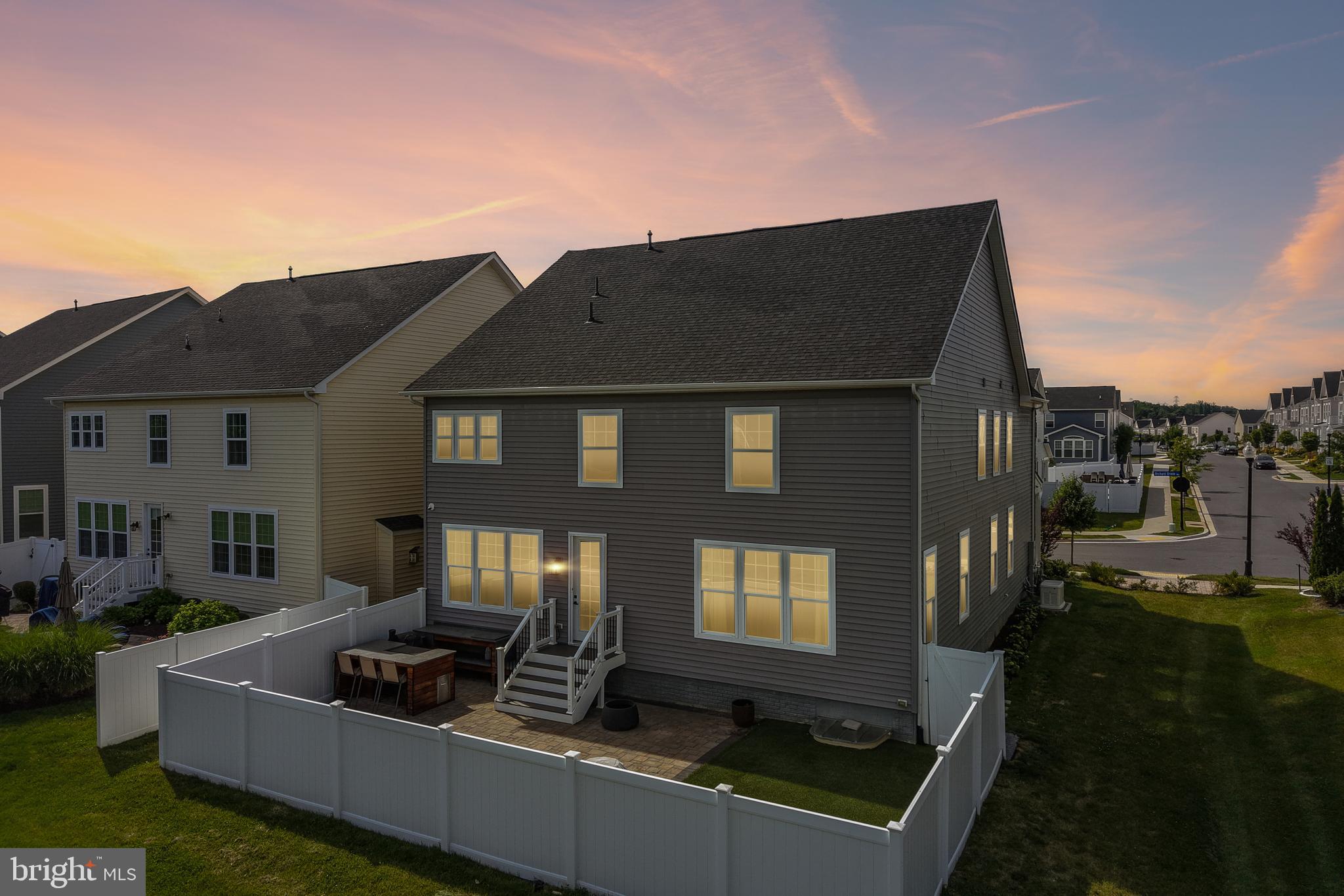 TWO RIVERS - Residential