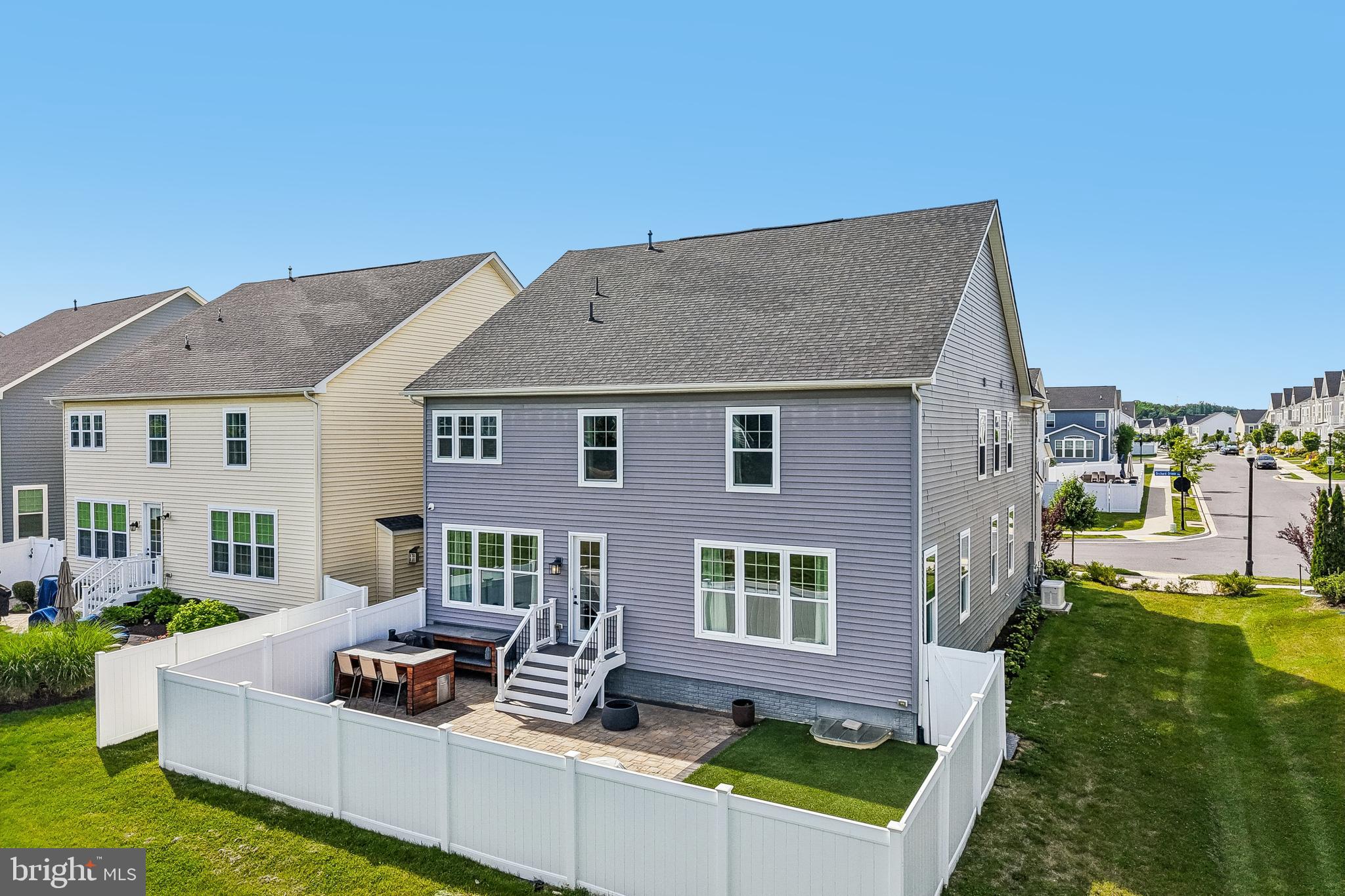 TWO RIVERS - Residential