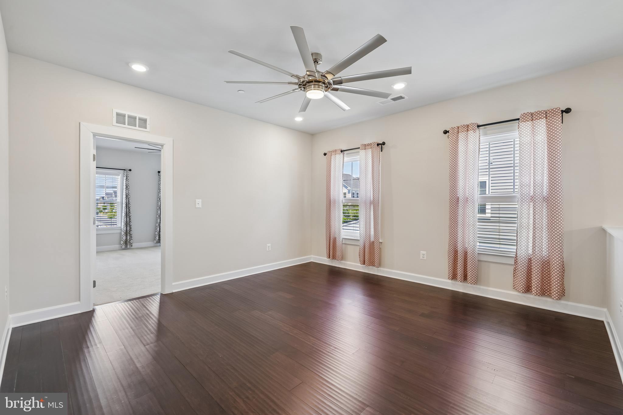 TWO RIVERS - Residential