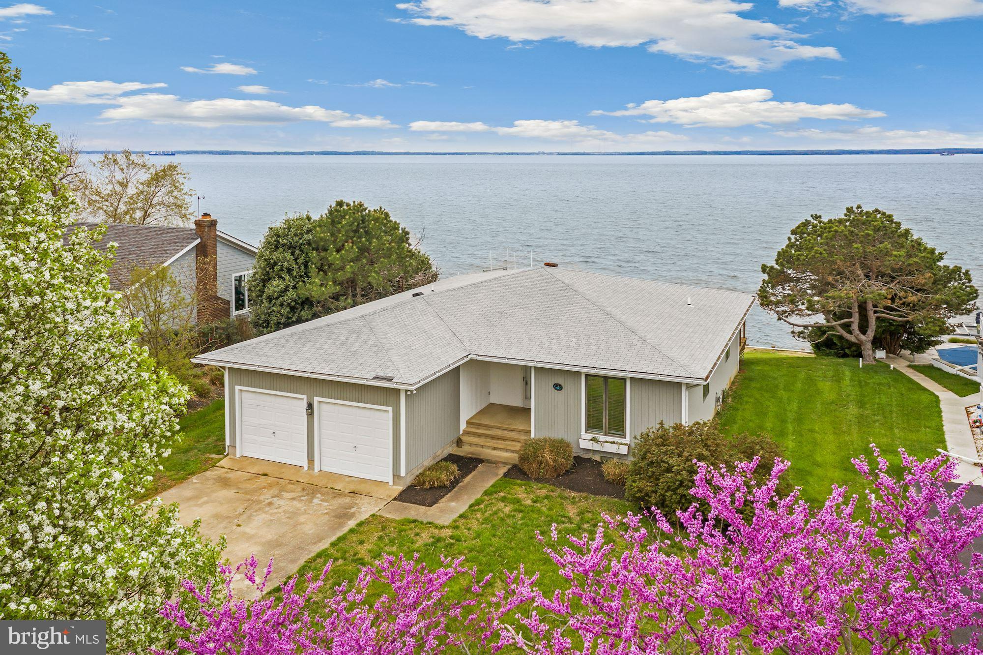 Listed and sold simultaneously.