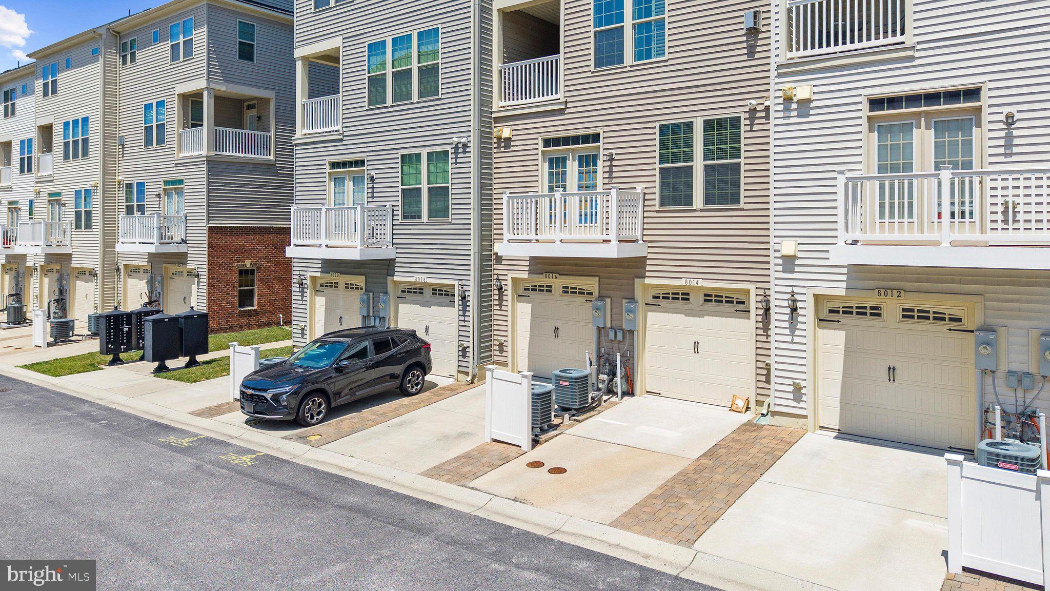 ORCHARD SQUARE - Residential