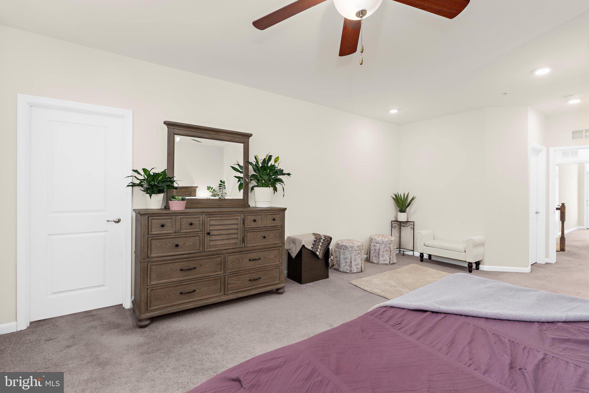 ORCHARD SQUARE - Residential