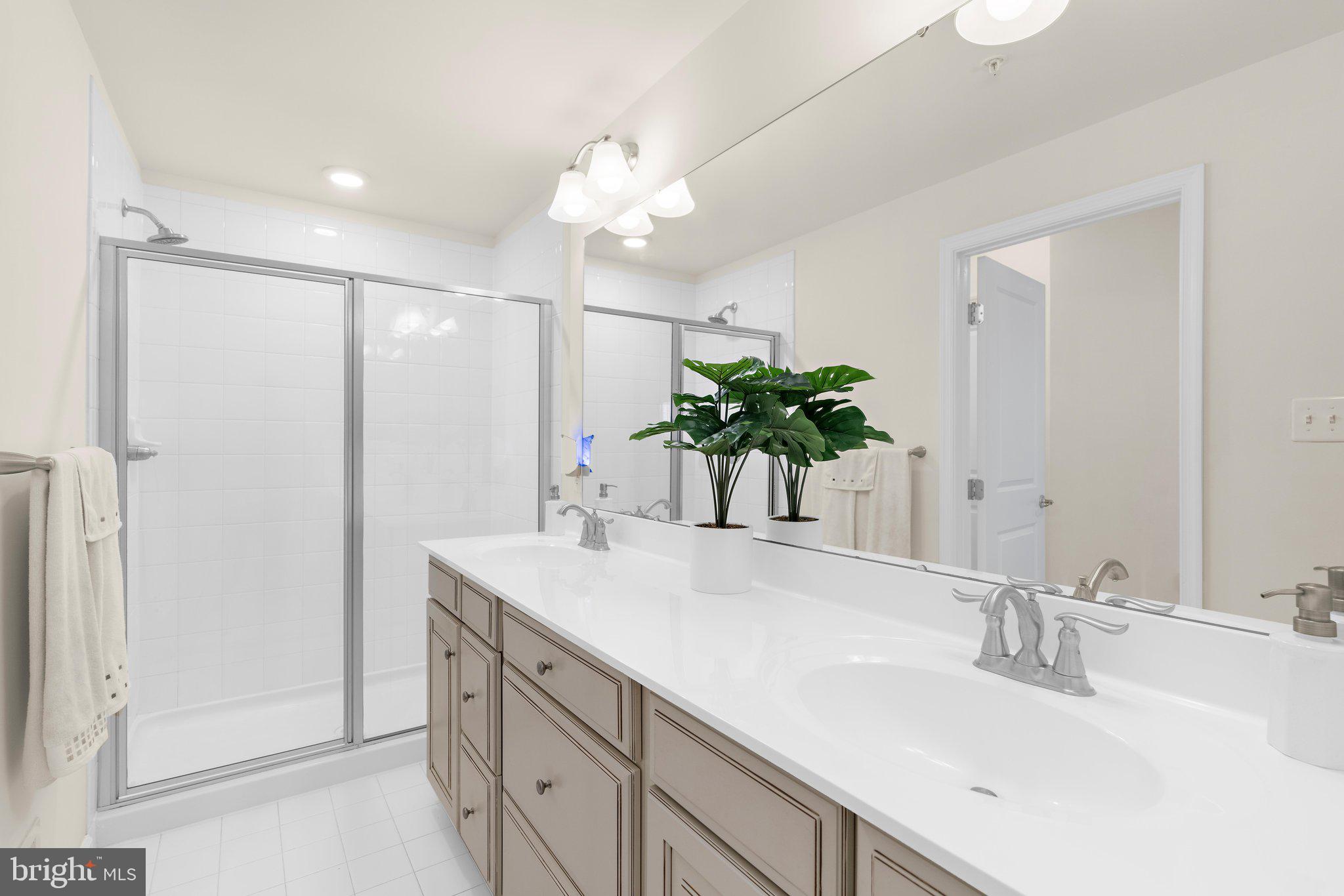 ORCHARD SQUARE - Residential